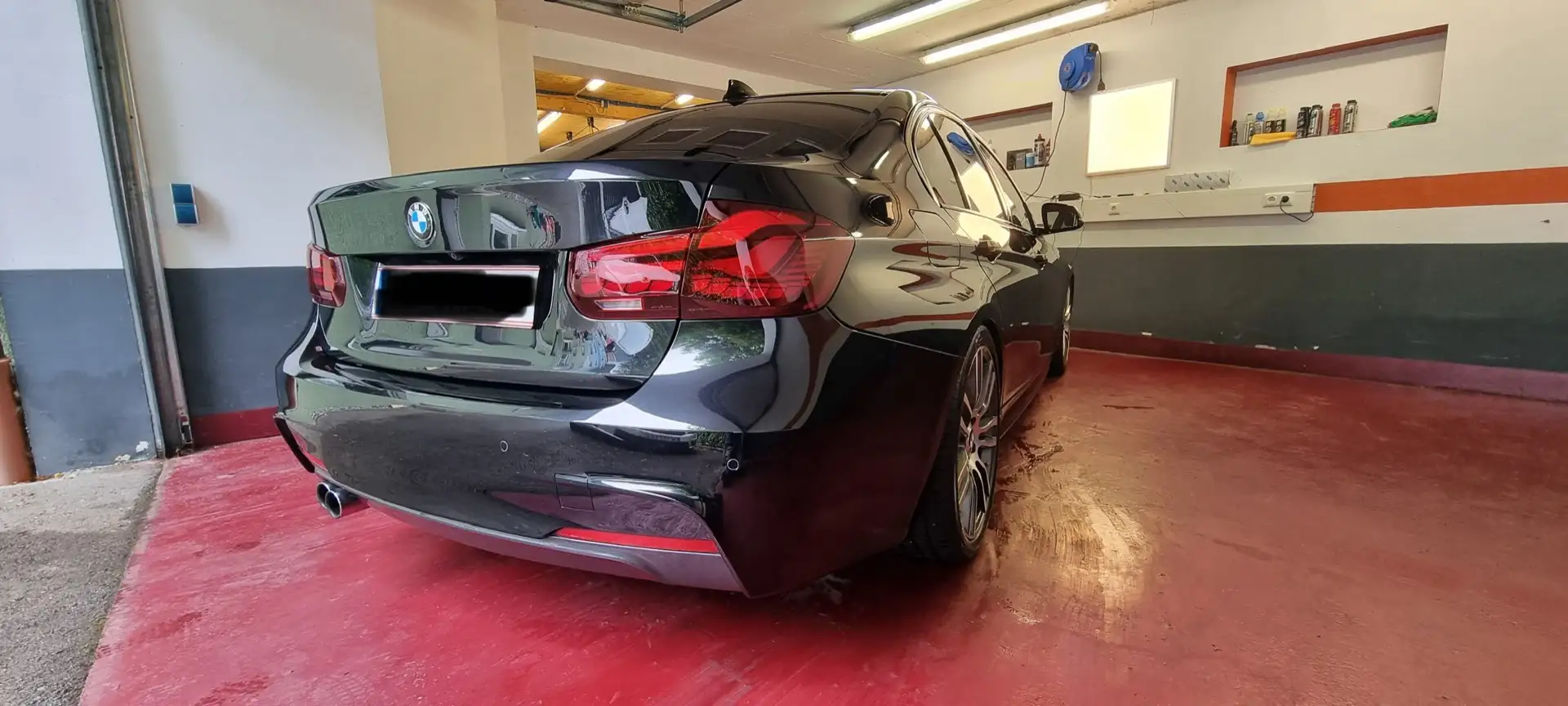 BMW 335 335d xDrive M Sport Aut. Schwarz - 2