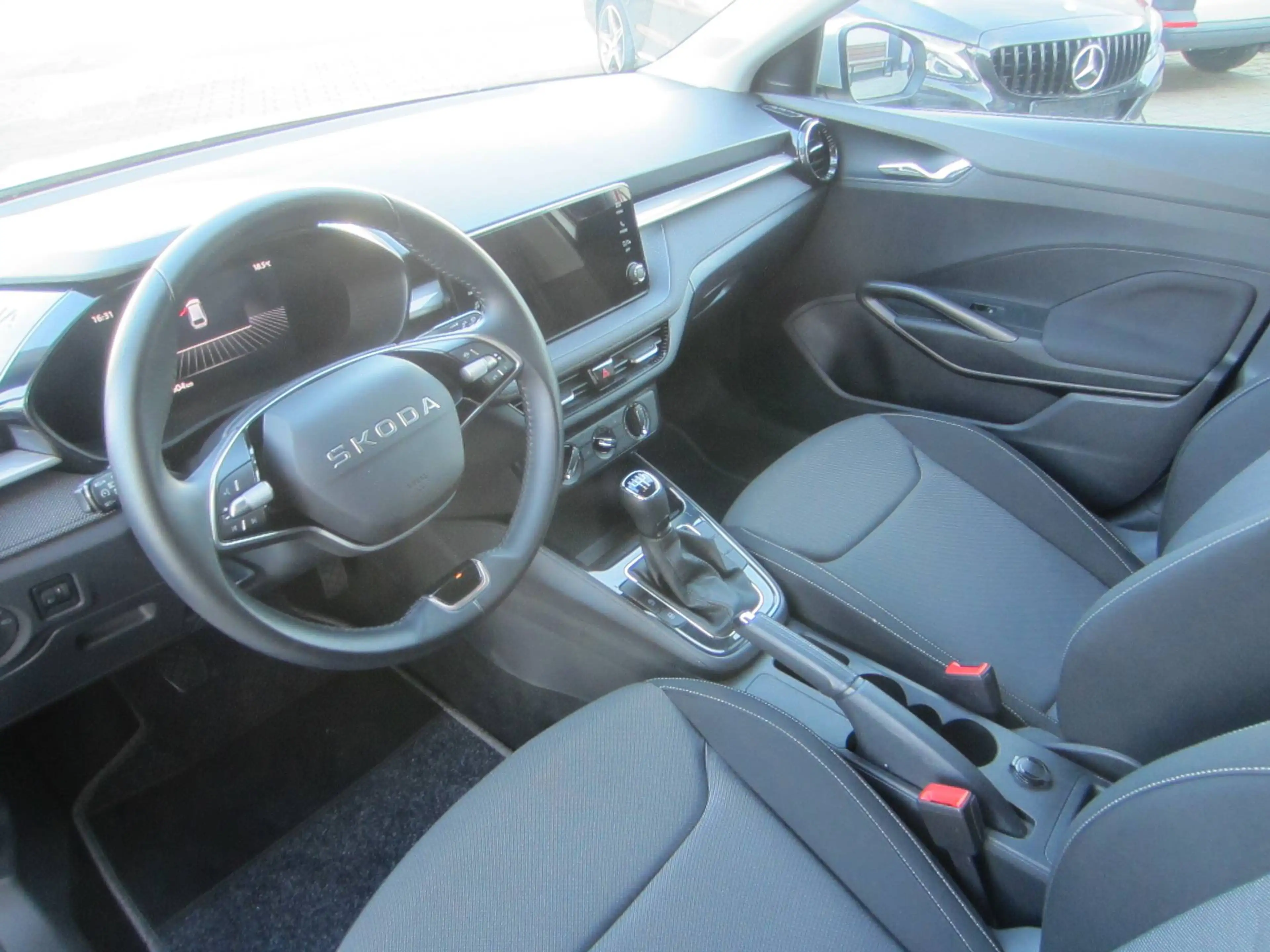 Skoda Fabia Selection,LED,Sitzheizung,PDC — photo 8