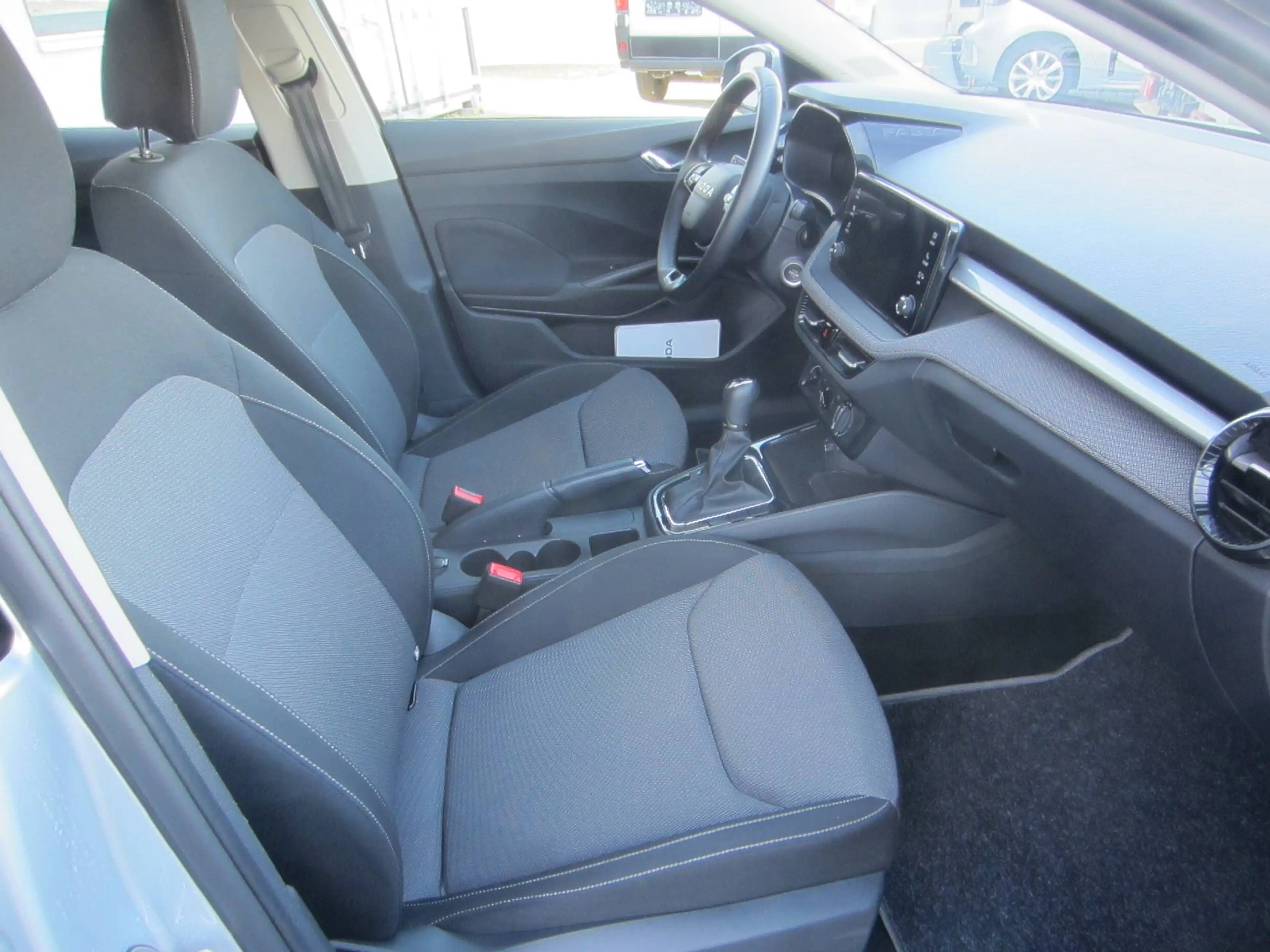 Skoda Fabia Selection,LED,Sitzheizung,PDC — photo 11