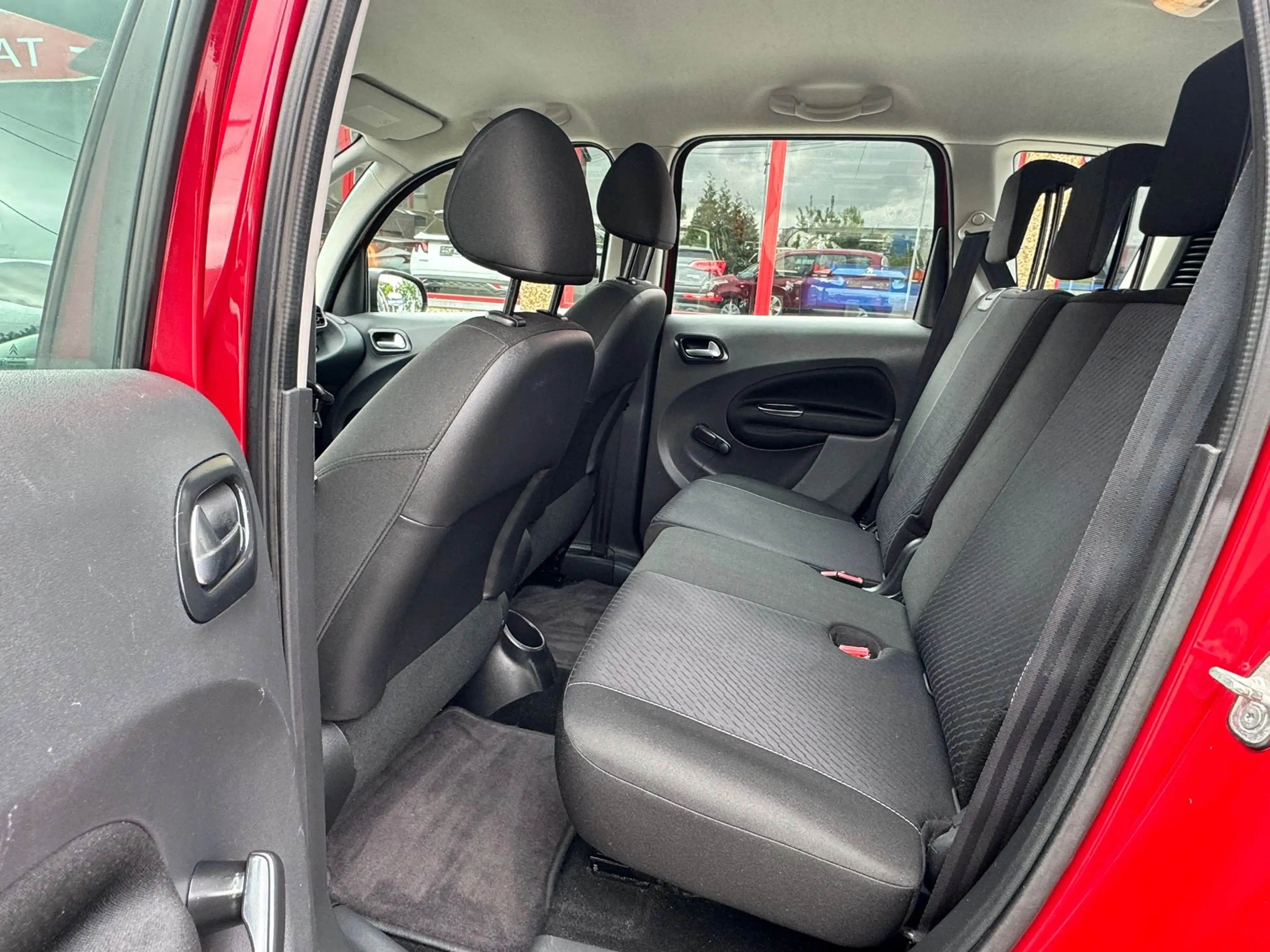 Citroen C3 Picasso 1.4 VTi 5 PORTES ESSENCE — photo 5