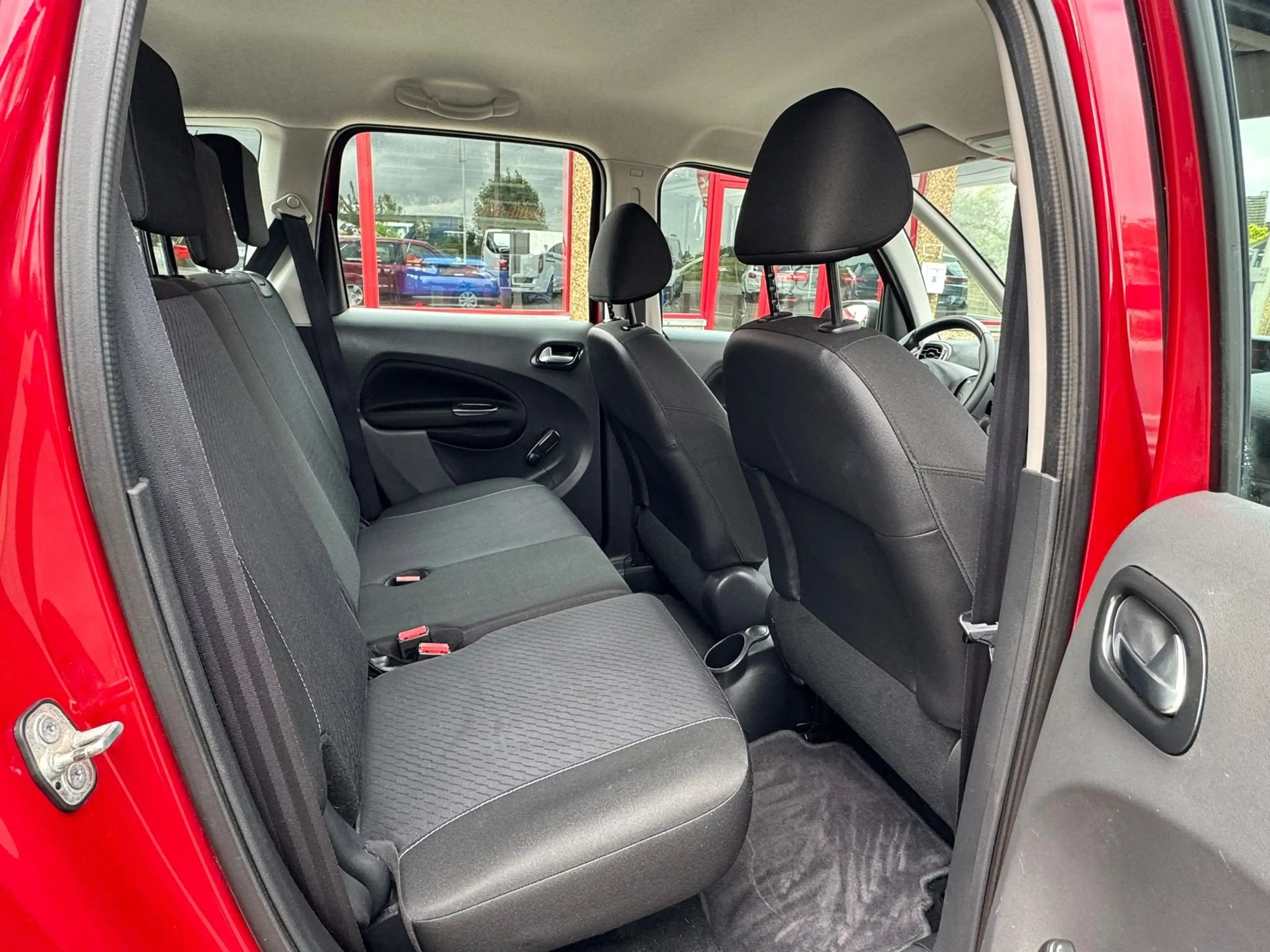 Citroen C3 Picasso 1.4 VTi 5 PORTES ESSENCE — photo 11
