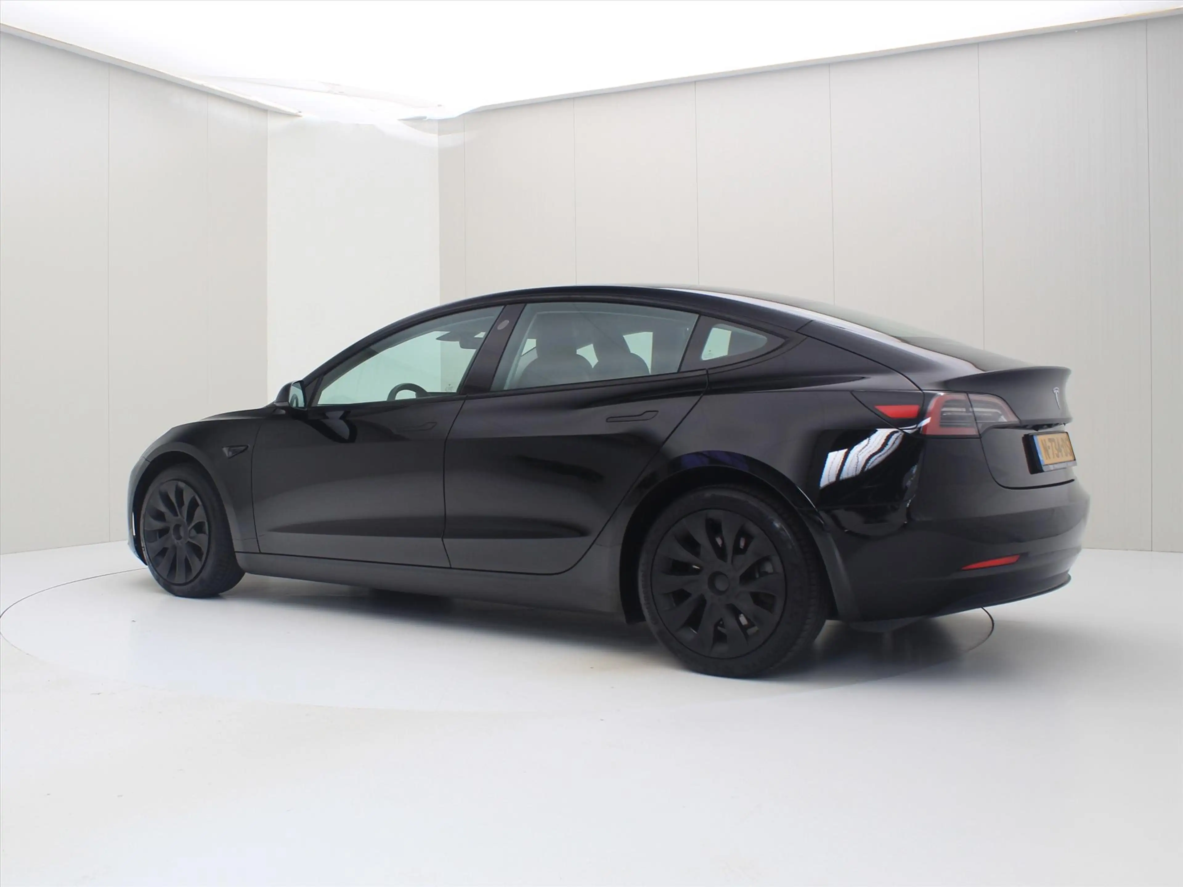 Tesla Model 3 Standard RWD Plus FACELIFT 90,6% SoH [ AUTOPILOT+L — photo 3