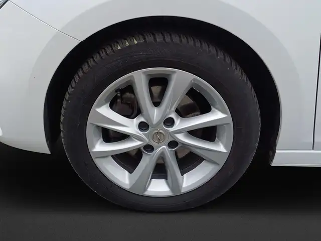 Opel Corsa view 8