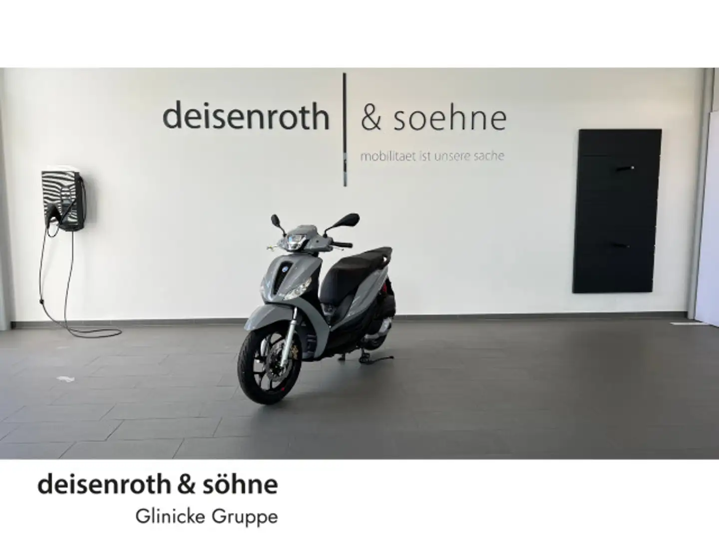 Piaggio 125 Grau - 1