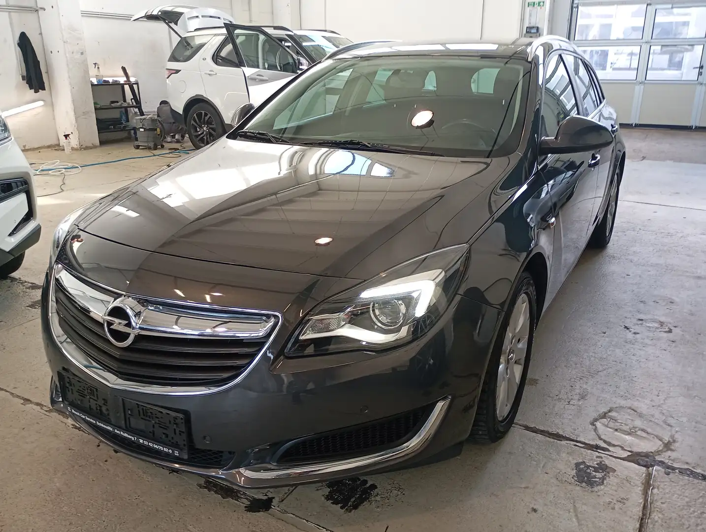 Opel Insignia 1.6 Business Edition! TÜV 07/2026! Grau - 2
