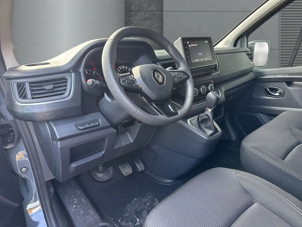 Renault Trafic L2H1 2.0 BLUE dCI LED Temp CarPlay DAB PDC 8