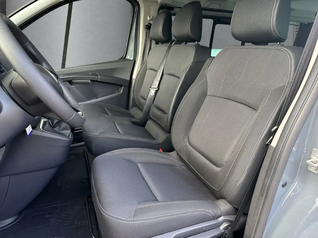Renault Trafic L2H1 2.0 BLUE dCI LED Temp CarPlay DAB PDC 9