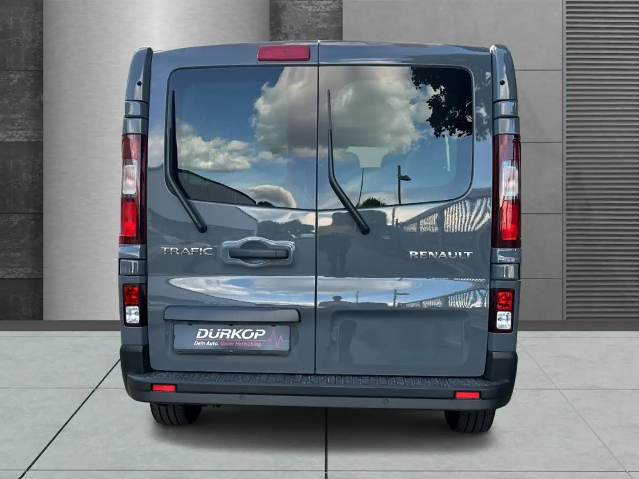 Renault Trafic L2H1 2.0 BLUE dCI LED Temp CarPlay DAB PDC 7