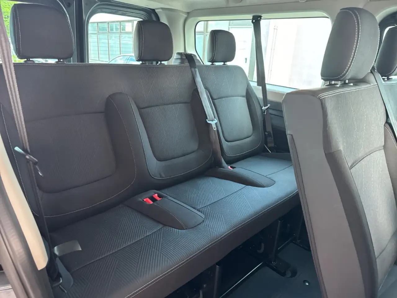 Renault Trafic L2H1 2.0 BLUE dCI LED Temp CarPlay DAB PDC 16