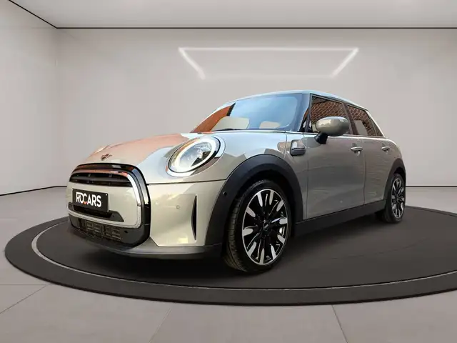 Mini Cooper Cooper view 5
