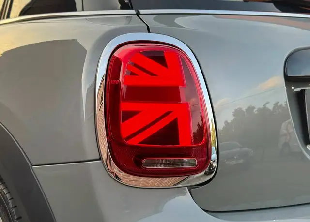 Mini Cooper Cooper view 10