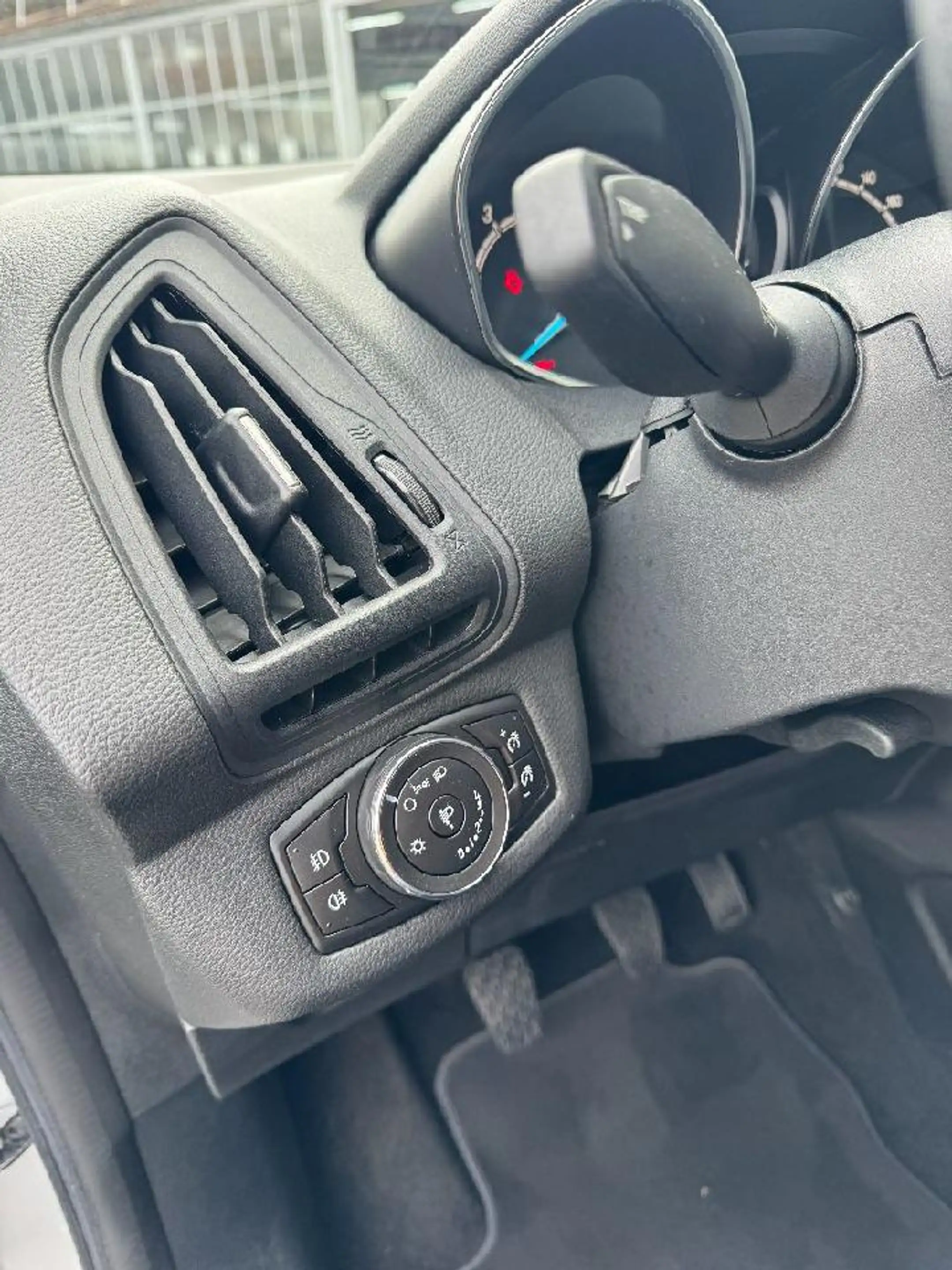 Ford B-Max Trend 1.0 100PS WiPa|PDC|Zahnr. neu! — photo 12