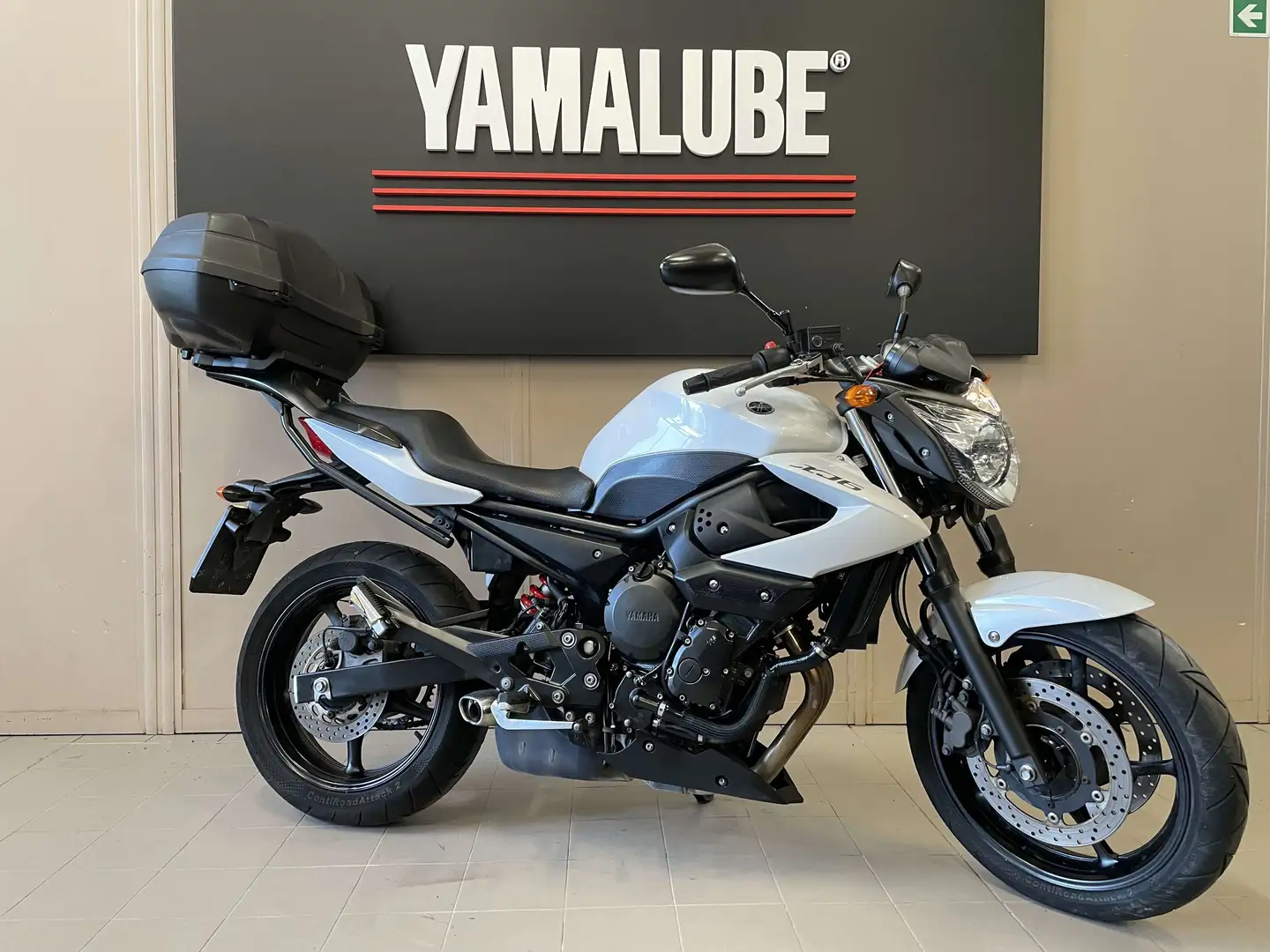 Yamaha XJ 6 Blanco - 1
