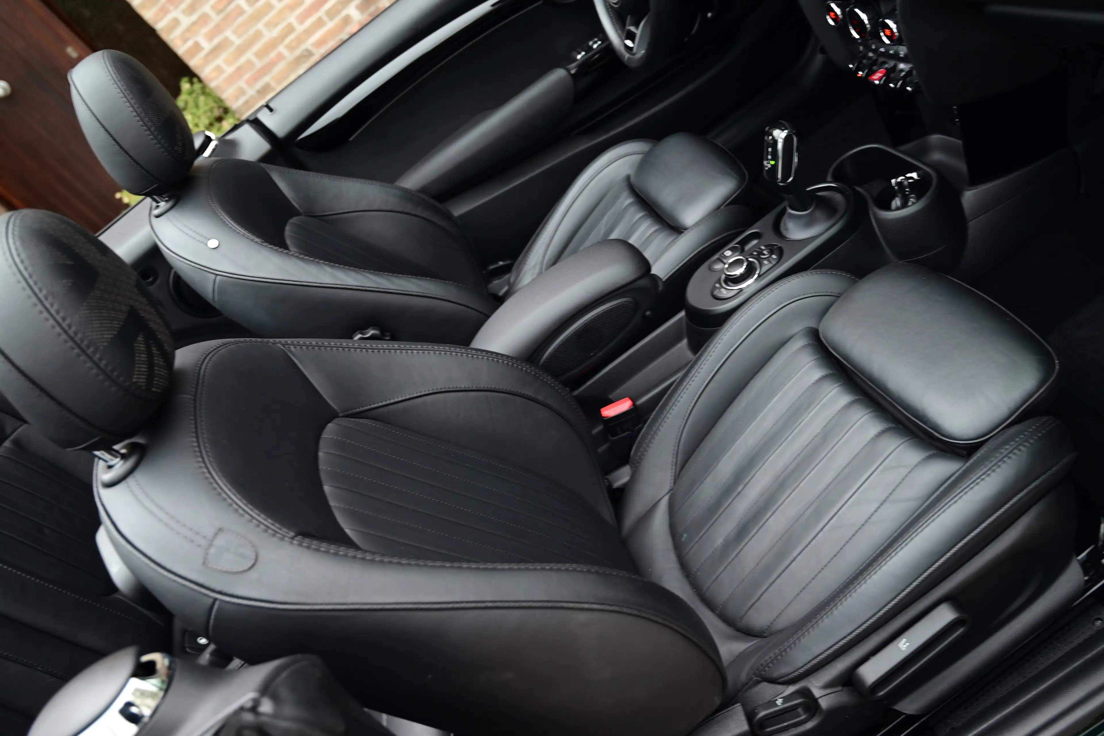 MINI John Cooper Works Cabrio AUT / LOUNGE LEATHER / CAMERA / HK AUDIO / FULL — photo 14