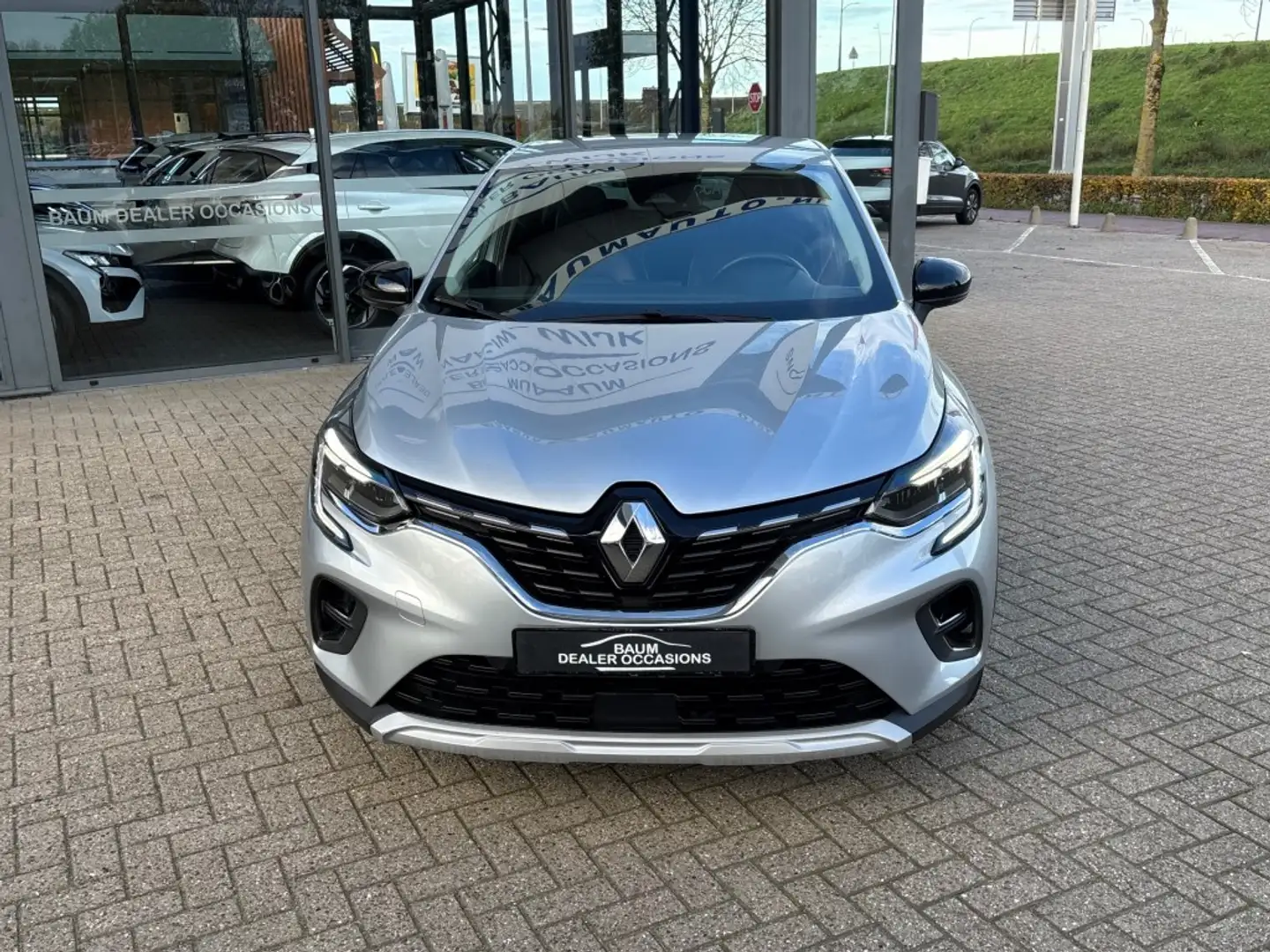 Renault Captur 1.6 E-TECH HYBRIDE 160 INTENS AUTOMAAT NAVI LMV PD Grijs - 2