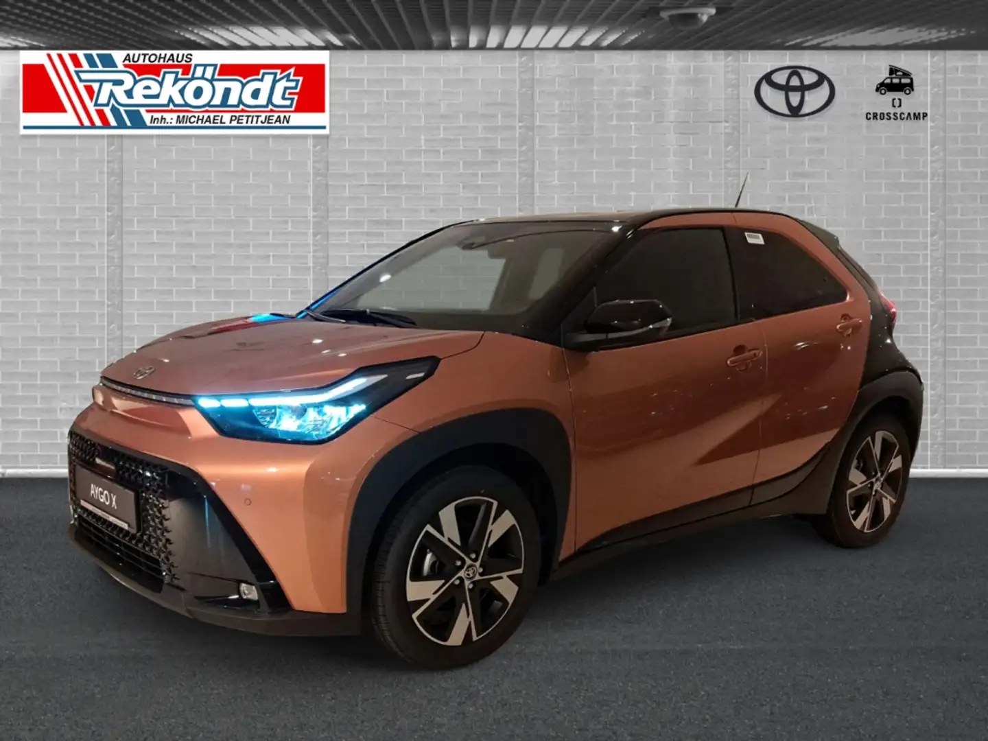 Toyota Aygo X 1,5 Hybrid Teamplayer, Sitzheizung, Parksensoren, Bronzová - 1