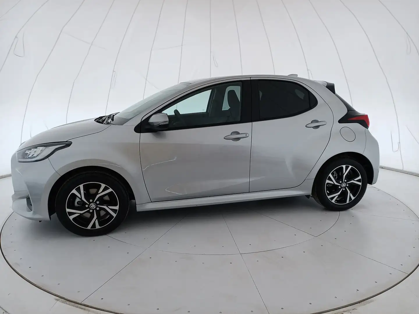 Toyota Yaris IV 2020 1.5h Trend Gris - 2
