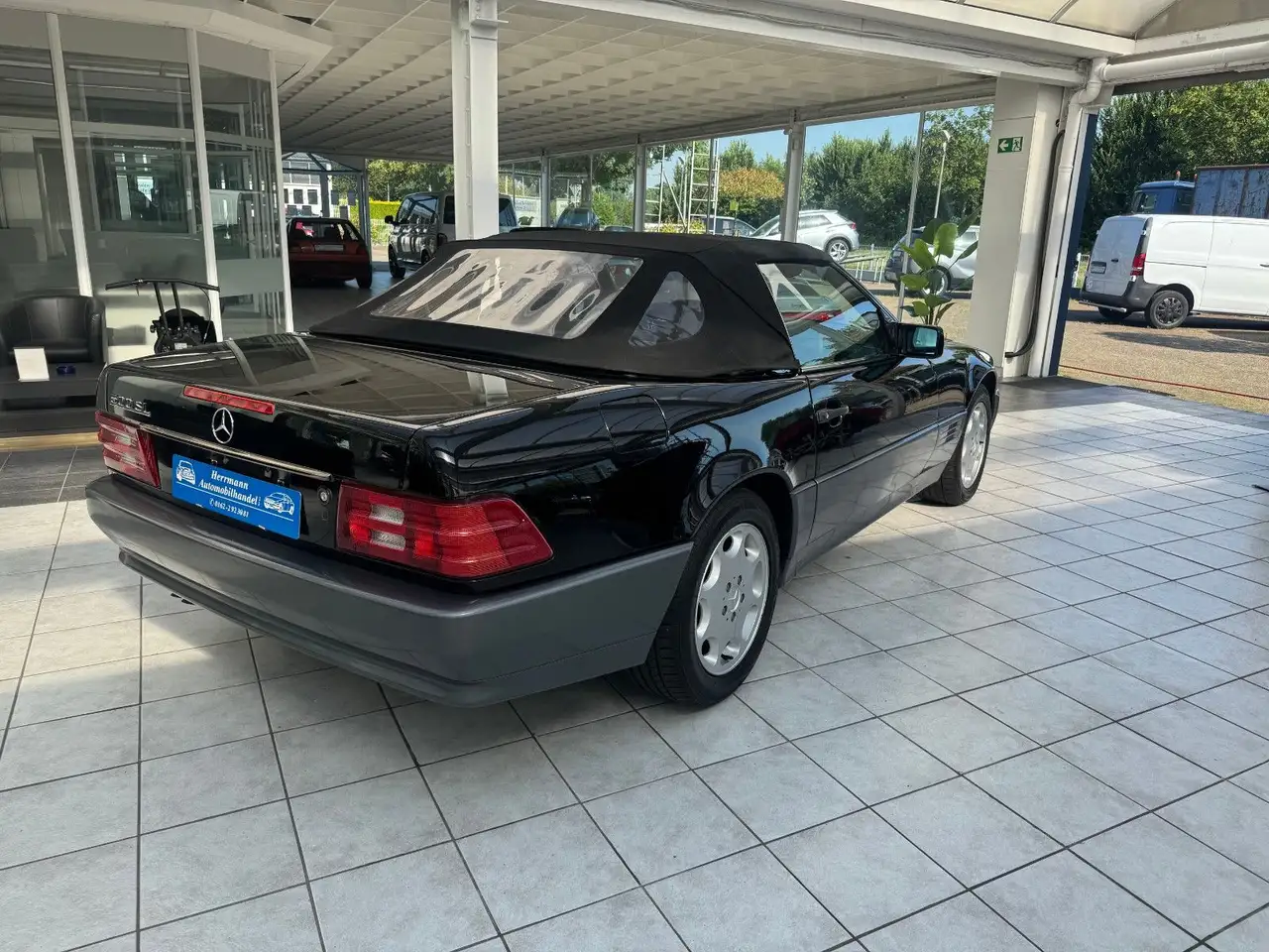 Mercedes-Benz 500 SL Erste Serie KE Jetronik in 040 Schwarz, foto 5