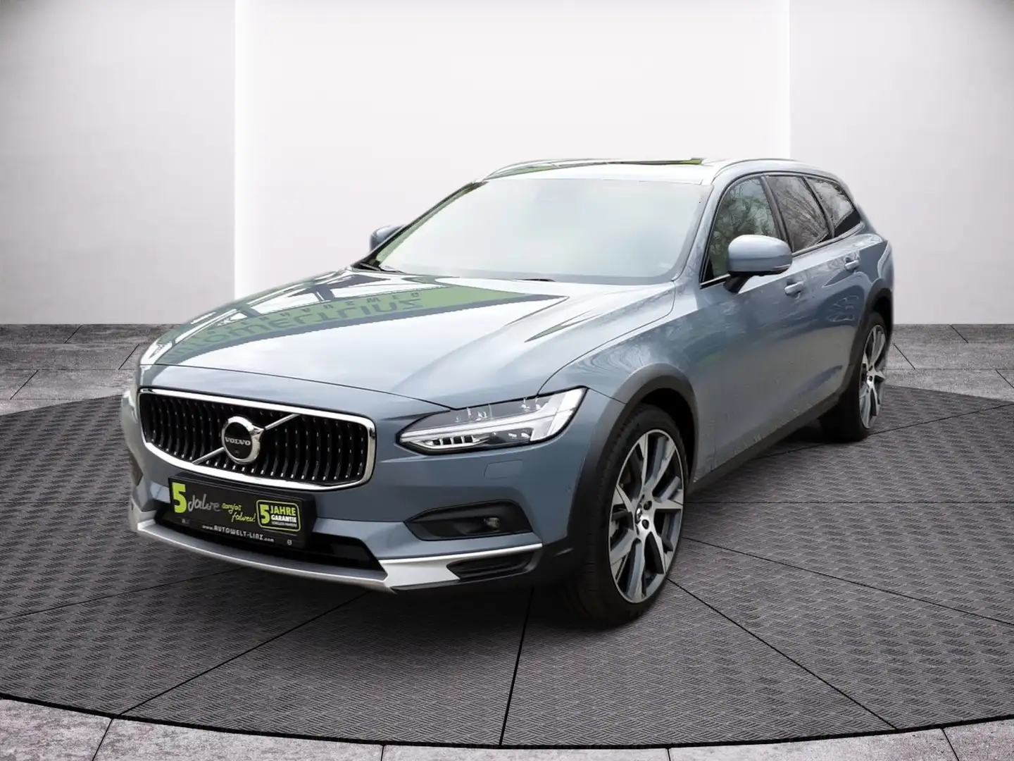 Volvo V90 Cross Country B4 AWD MildH Gri - 2