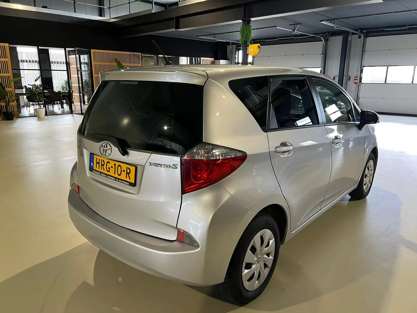 Toyota Verso-S 1.3 VVT-i Comfort Plus Gri - 2