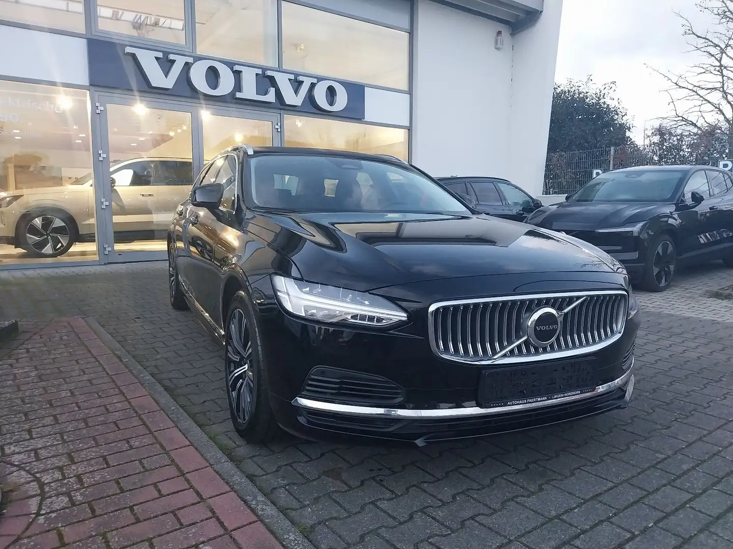 Volvo V90 T6 AWD Recharge Inscription Ex. Geartr. Schwarz - 1
