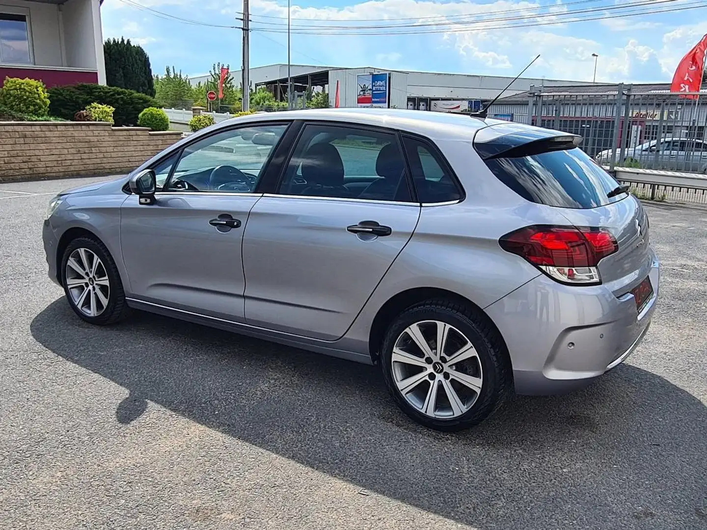 Citroen C4 1.6 e-HDI 115 SHINE 1ère Main Gris - 2