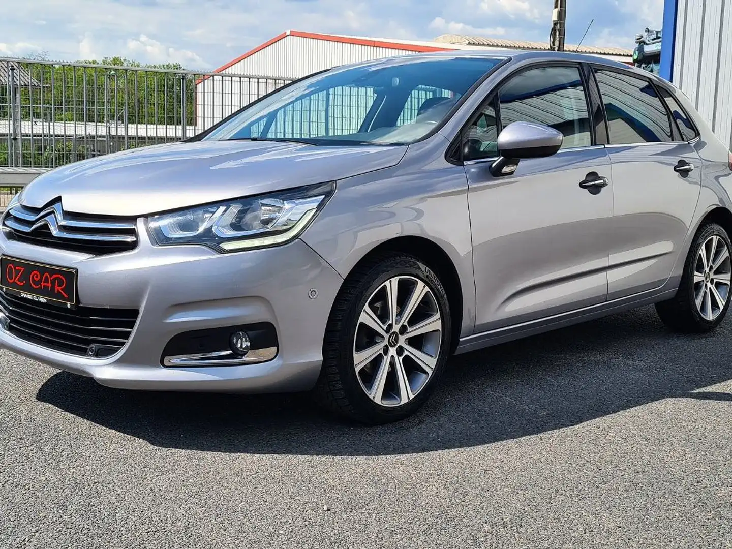 Citroen C4 1.6 e-HDI 115 SHINE 1ère Main Gris - 1