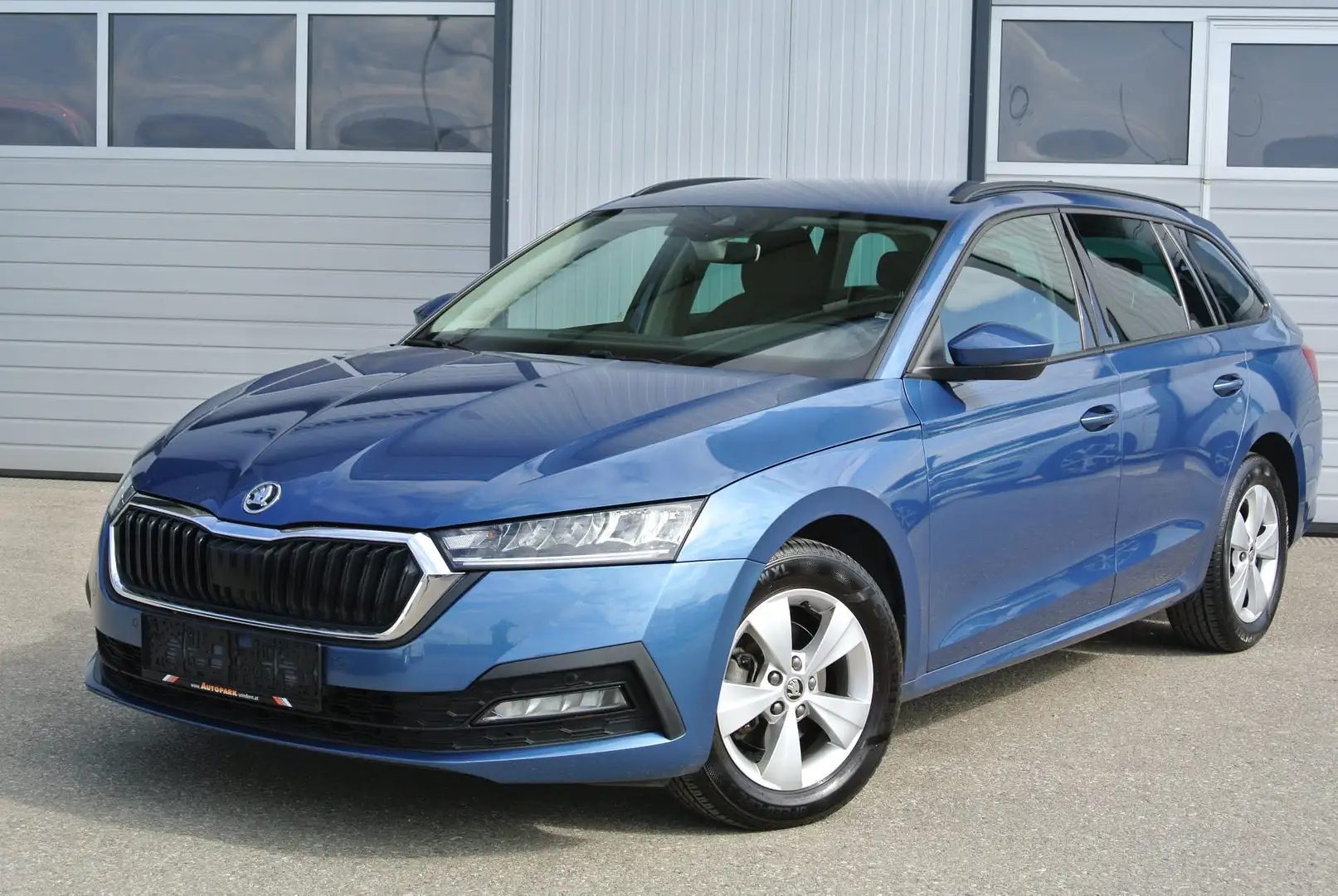 Skoda Octavia Kombi 2.0 TDI Ambition ** LED * NAVI * SHZ * Blau - 1
