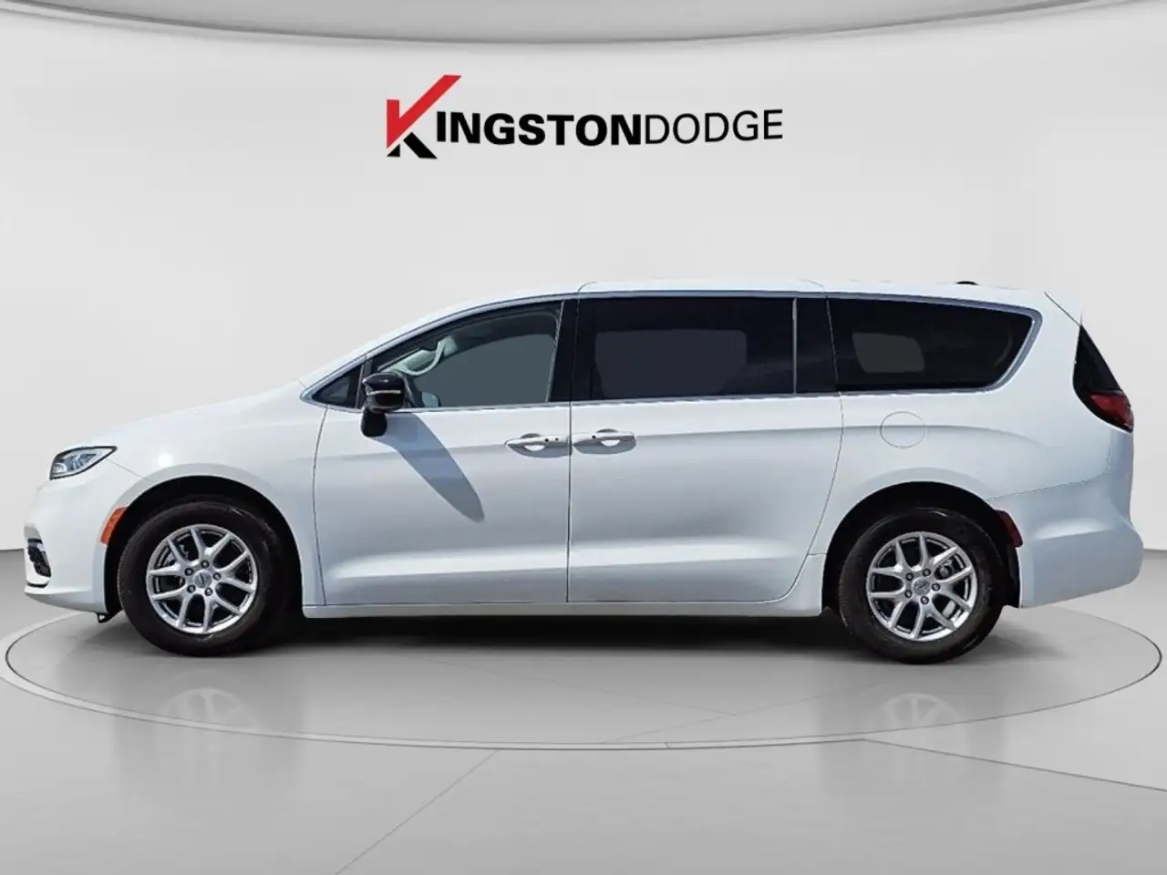 Chrysler Pacifica photo Chrysler Pacifica