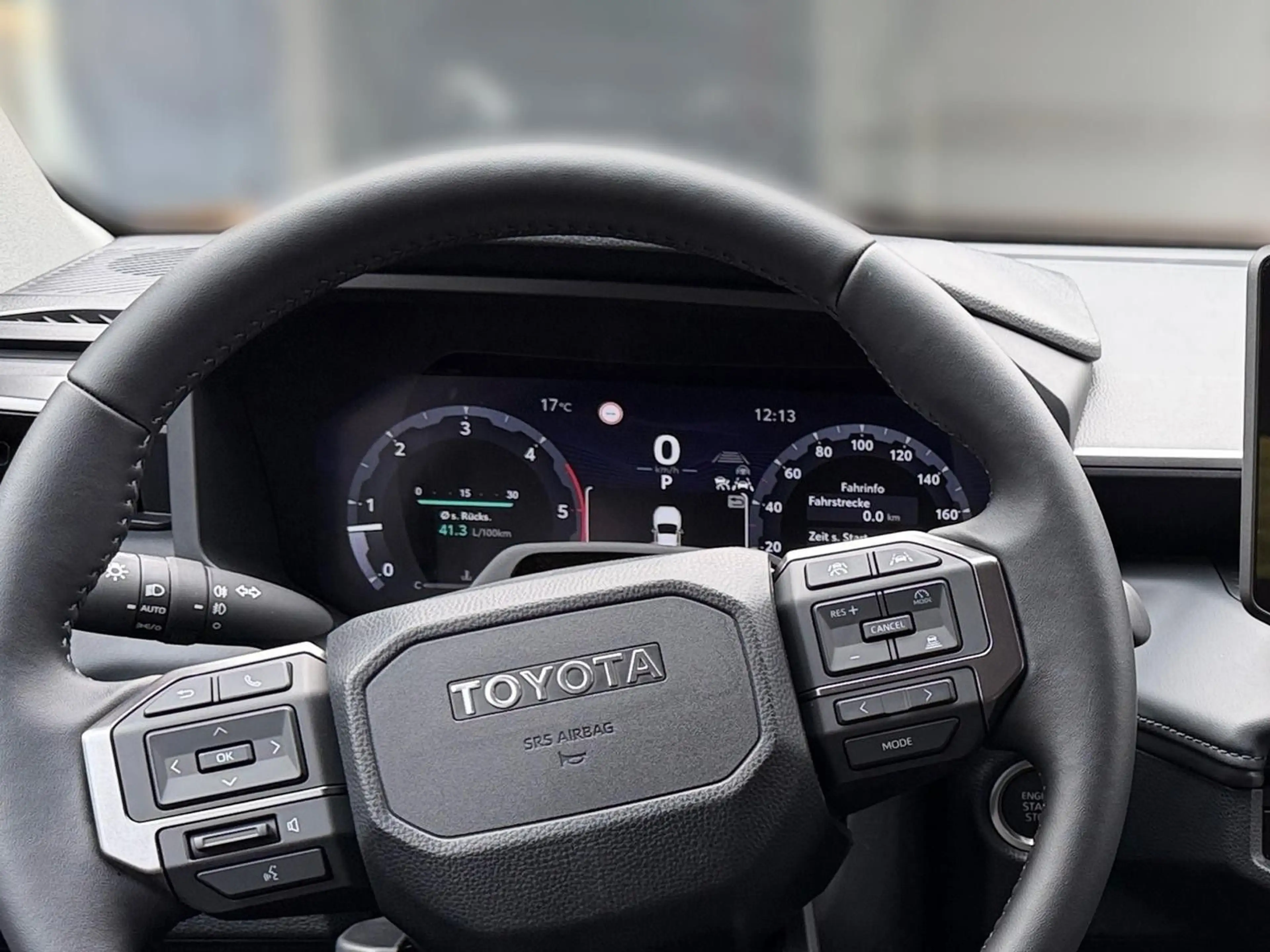 Toyota Hilux 2.8 DOUBLE CAB INVINCIBLE 4x4 M.Hyb. — photo 12