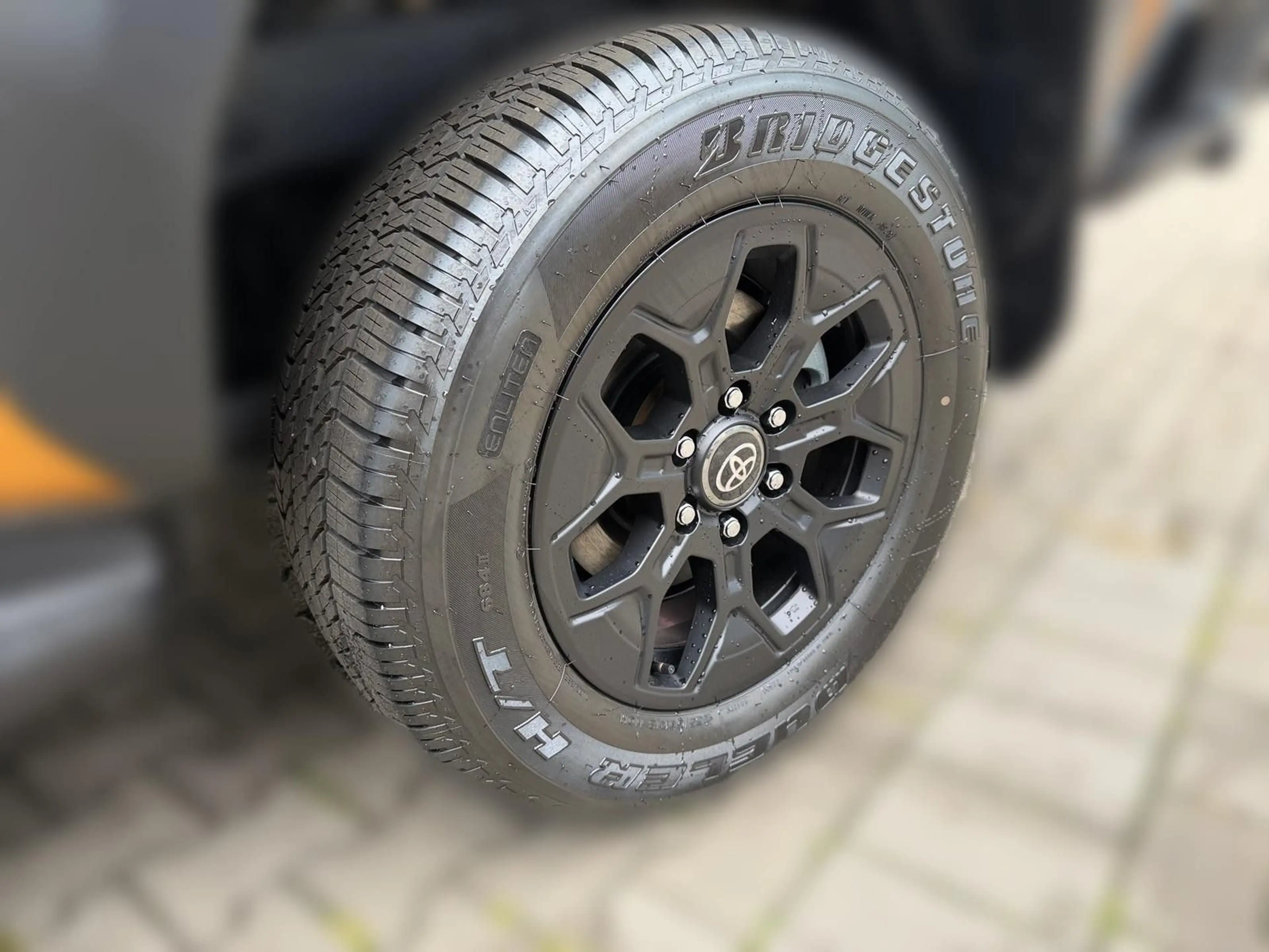Toyota Hilux 2.8 DOUBLE CAB INVINCIBLE 4x4 M.Hyb. — photo 9
