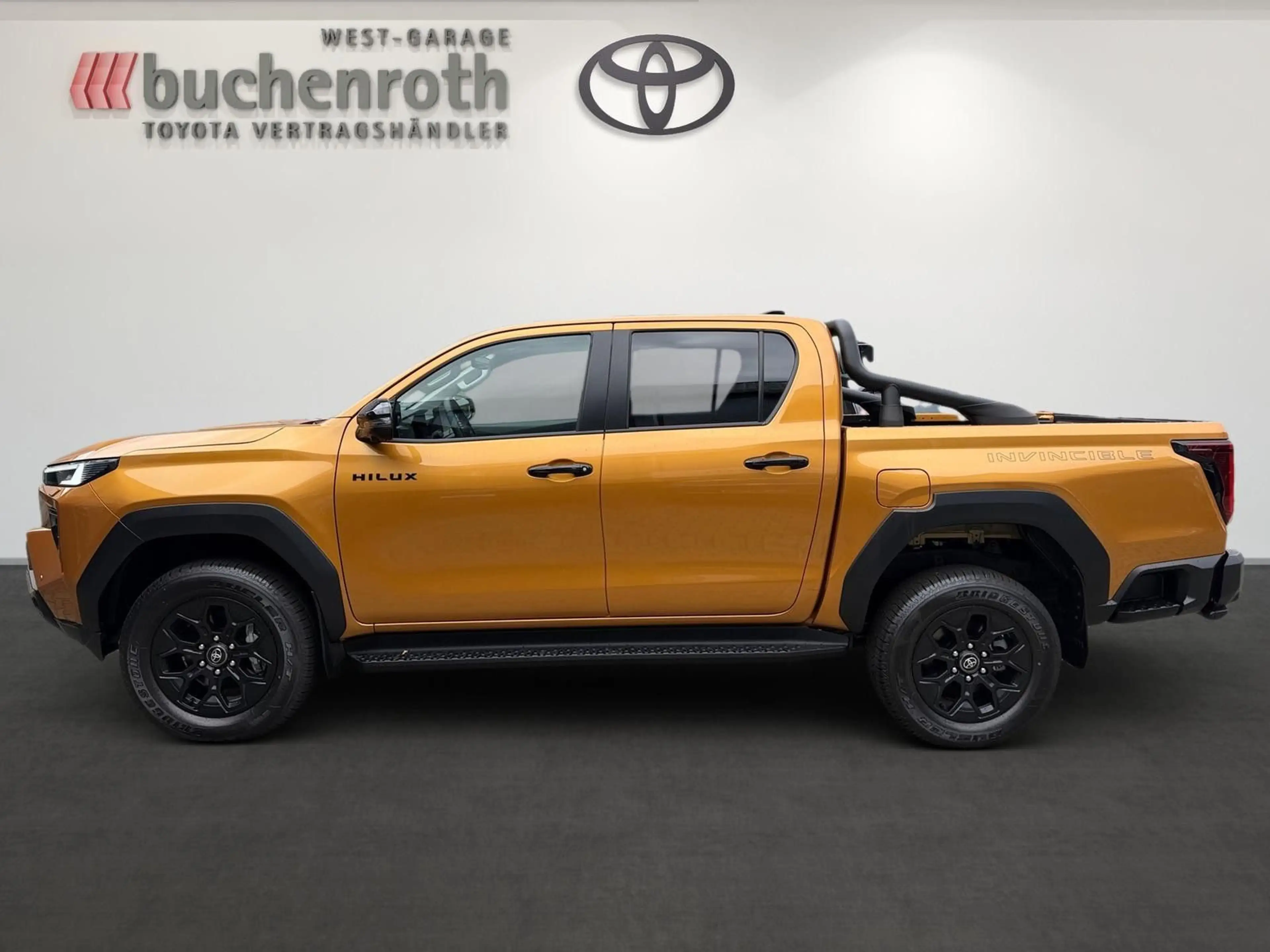 Toyota Hilux 2.8 DOUBLE CAB INVINCIBLE 4x4 M.Hyb. — photo 8