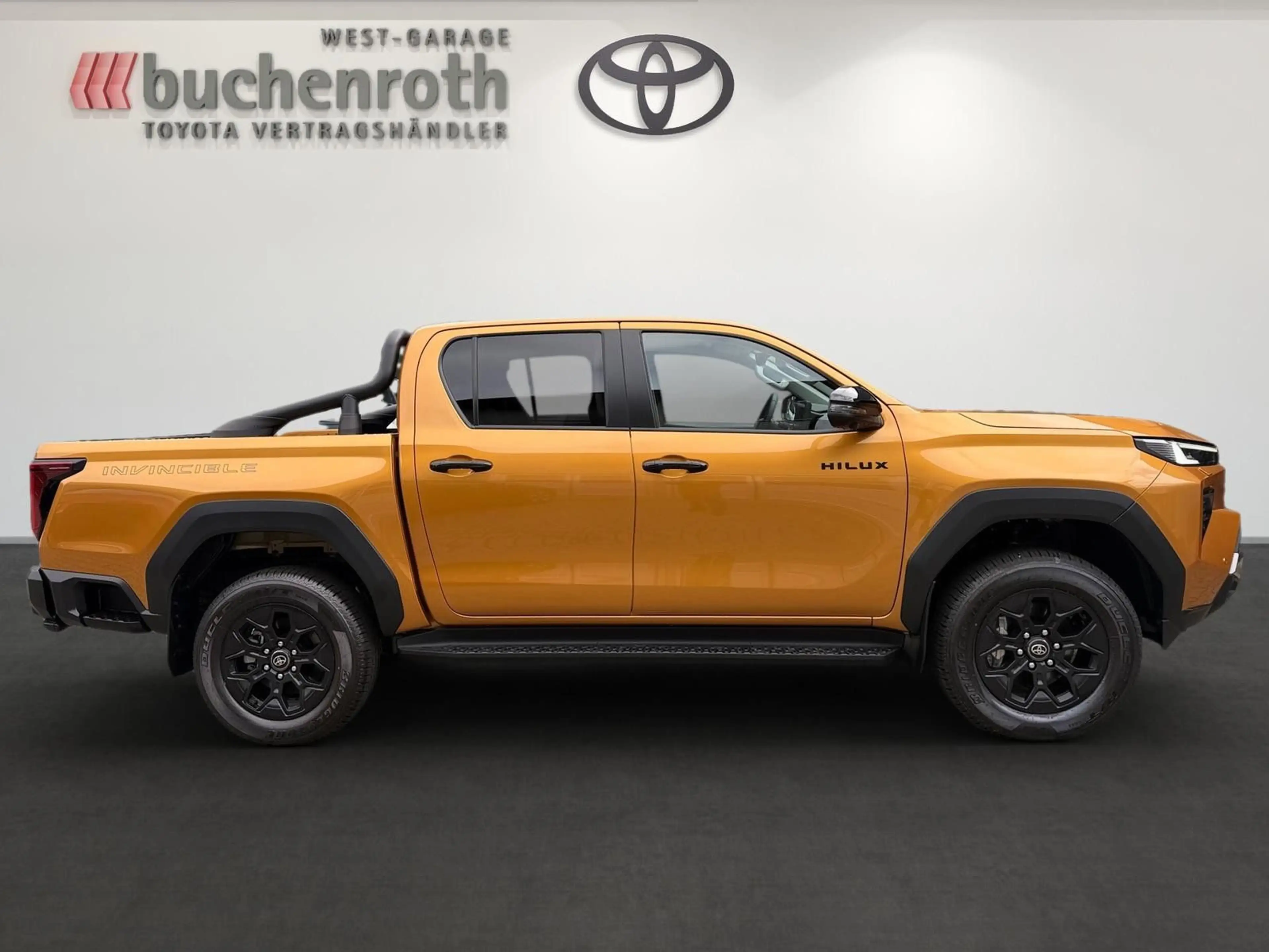 Toyota Hilux 2.8 DOUBLE CAB INVINCIBLE 4x4 M.Hyb. — photo 4