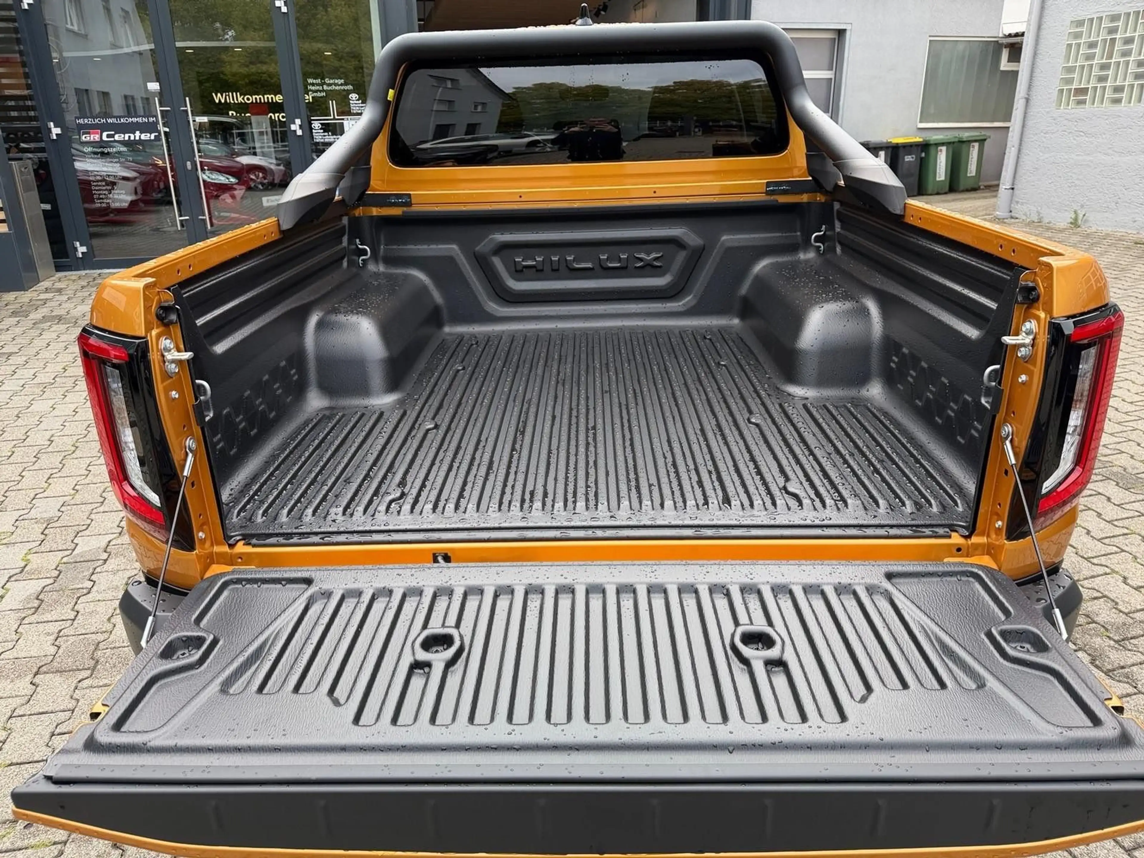 Toyota Hilux 2.8 DOUBLE CAB INVINCIBLE 4x4 M.Hyb. — photo 10