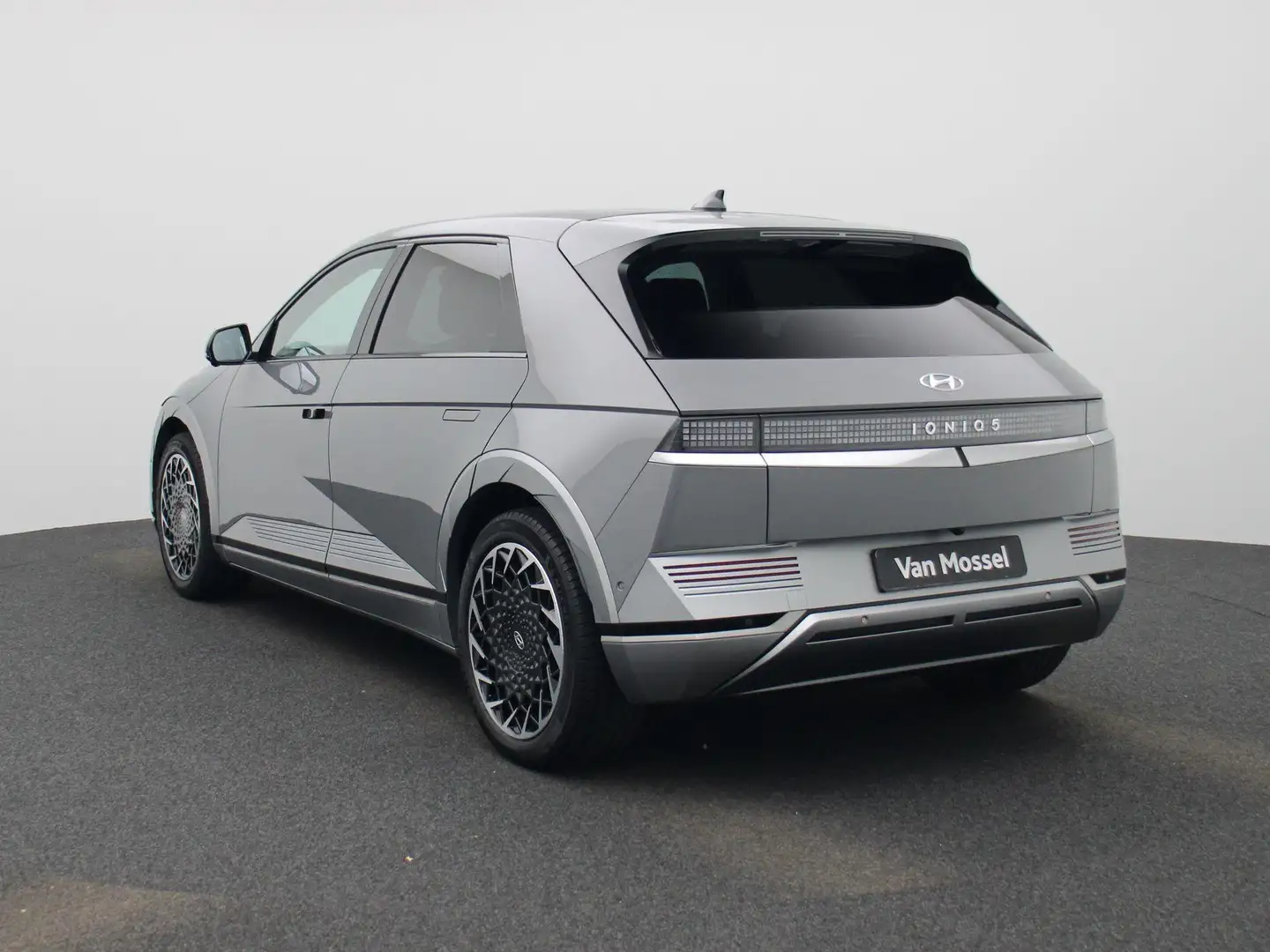 Hyundai IONIQ 5 77.4kWh Balance | Parkeer camera | Electr stoelver Grijs - 2