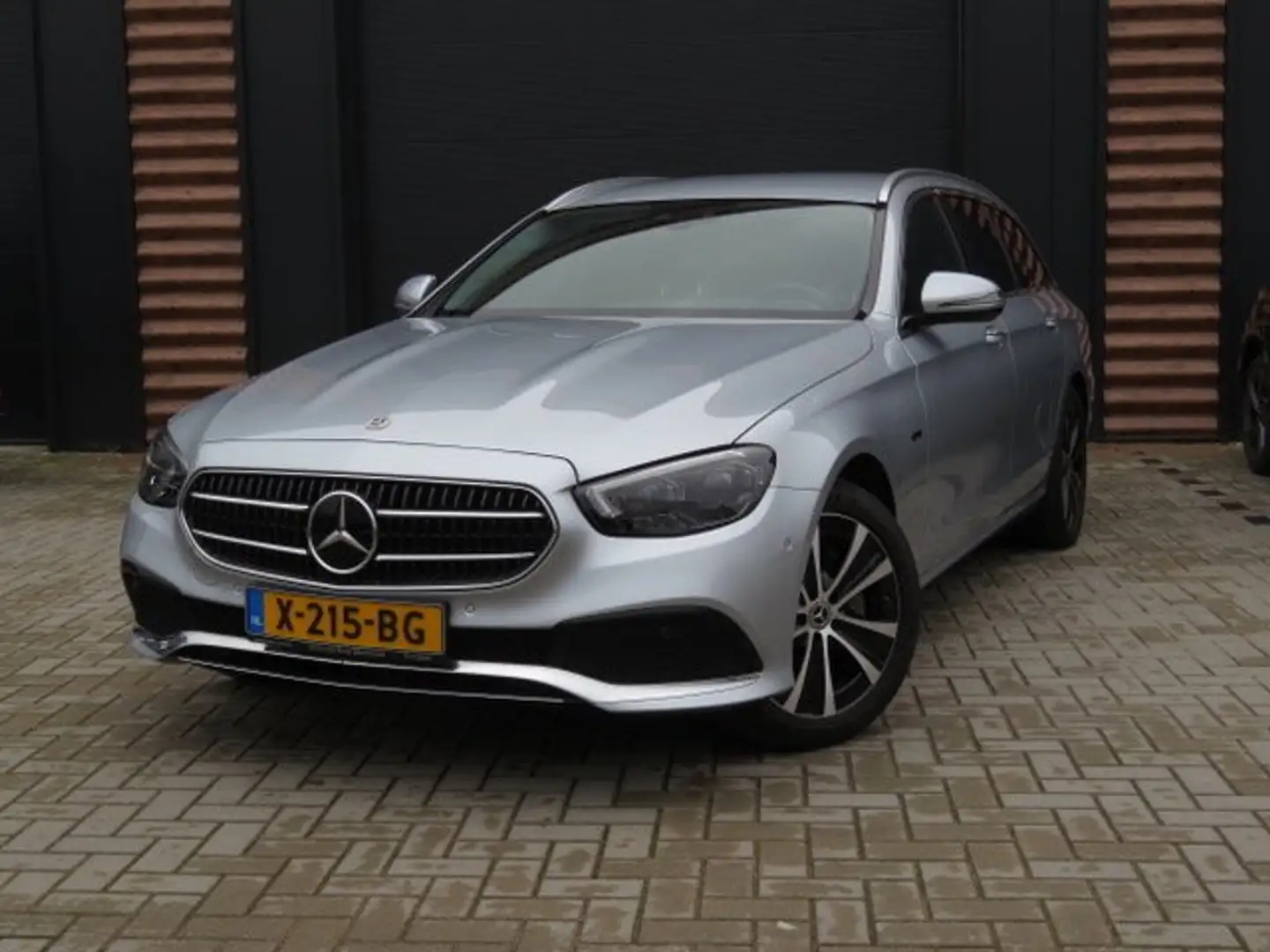Mercedes-Benz E 300 E 300e Wide Screen, Night Vision, en veel meer Zilver - 2