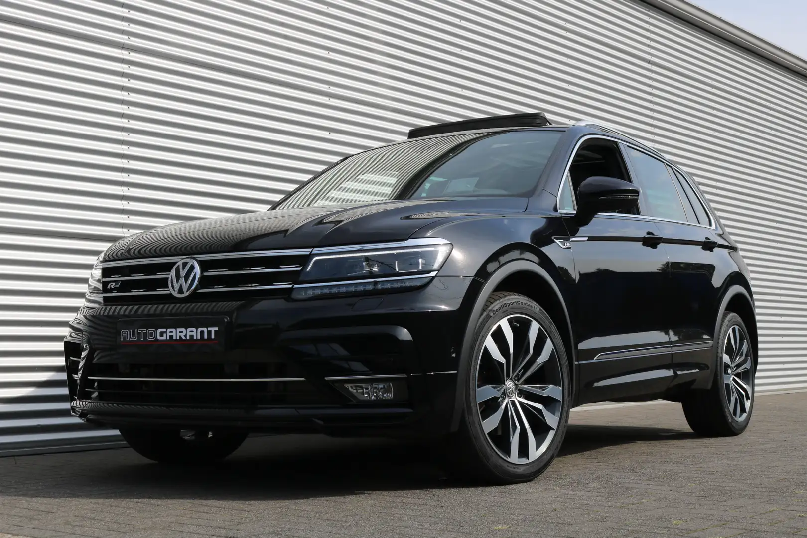 Volkswagen Tiguan 2.0 TSI 4Motion DSG R-Line (Panoramadak Sportleder Zwart - 2