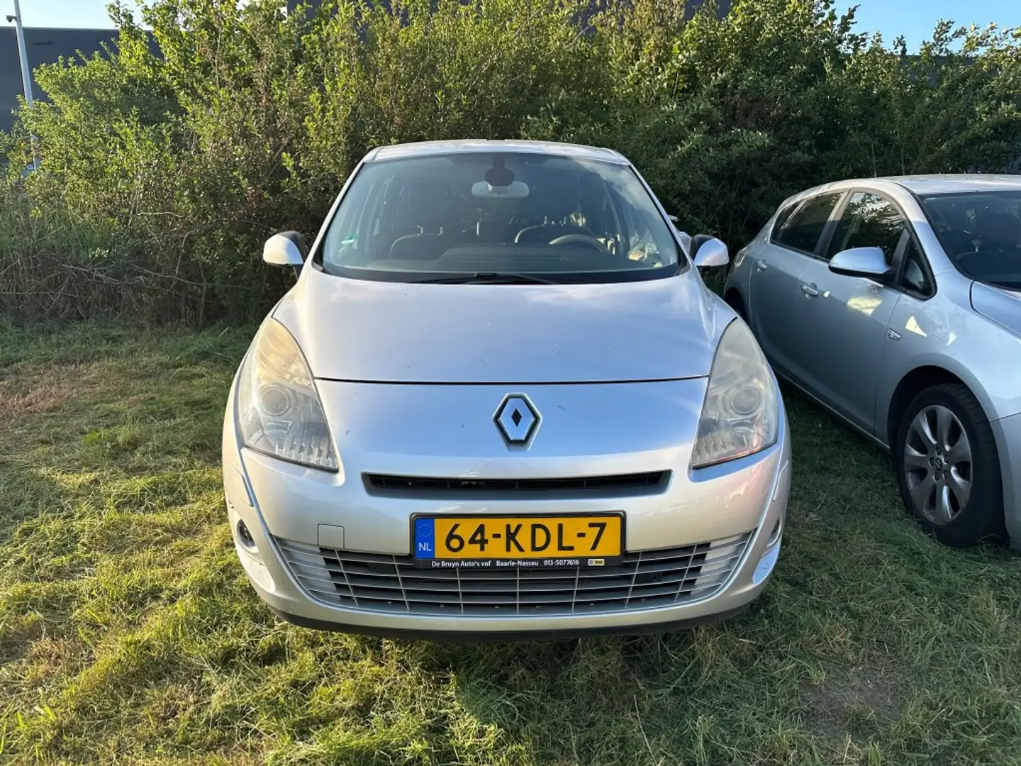 Renault Scenic 1.4 TCe Privilege 7 pers. Motor defect !! Grijs - 2