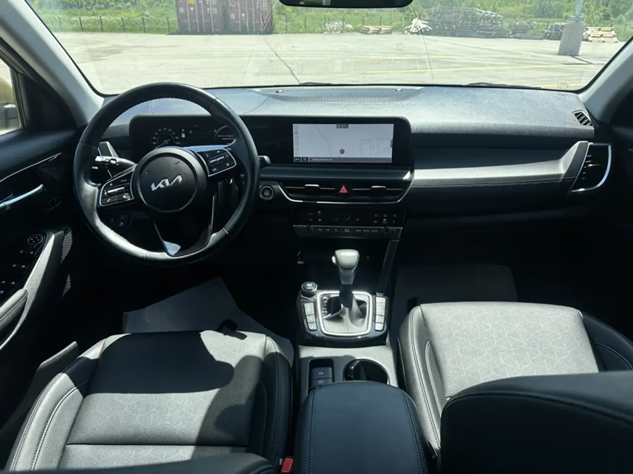 Kia Seltos снимка Kia Seltos