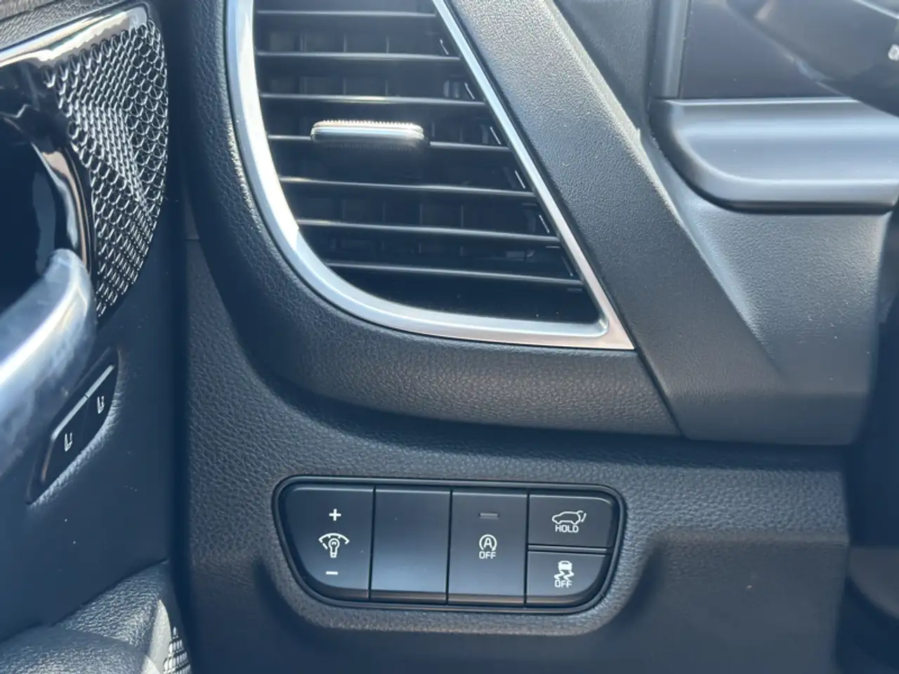 Kia Seltos снимка Kia Seltos