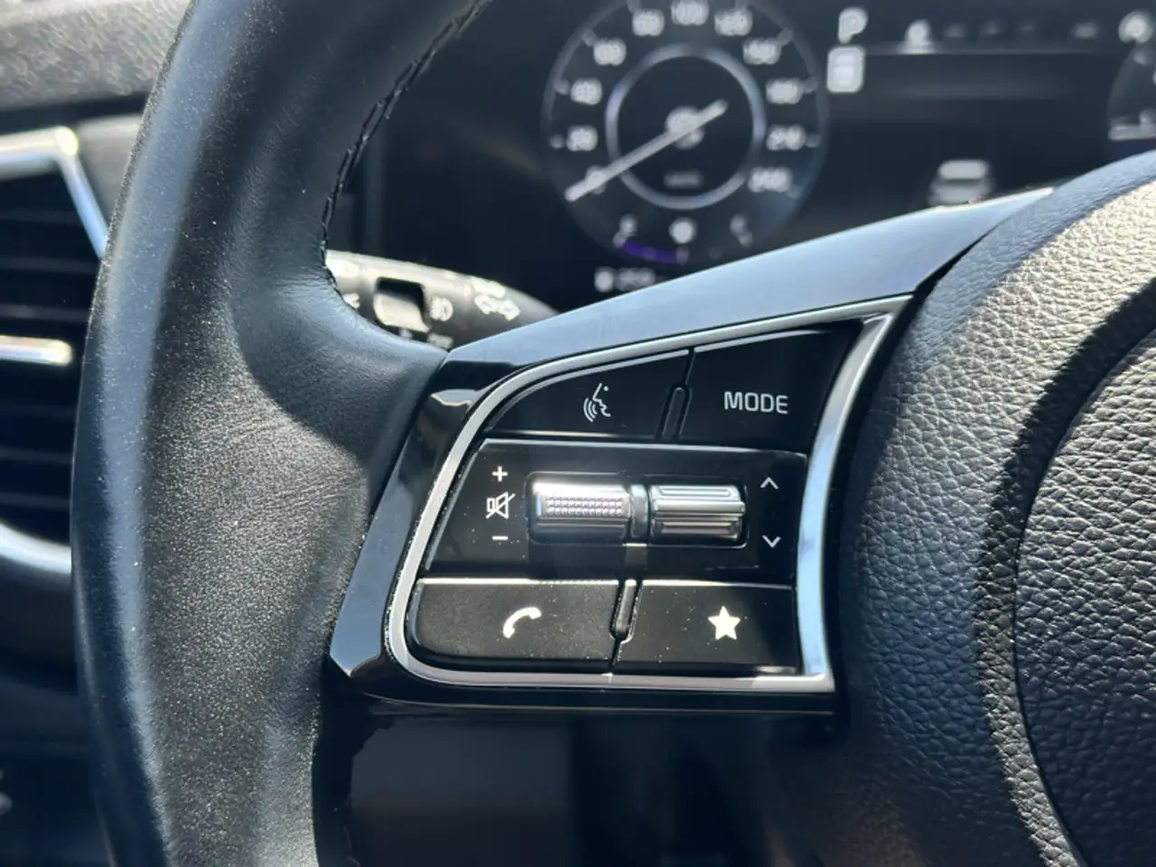 Kia Seltos снимка Kia Seltos