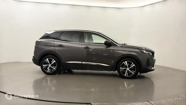 Peugeot 3008 view 4