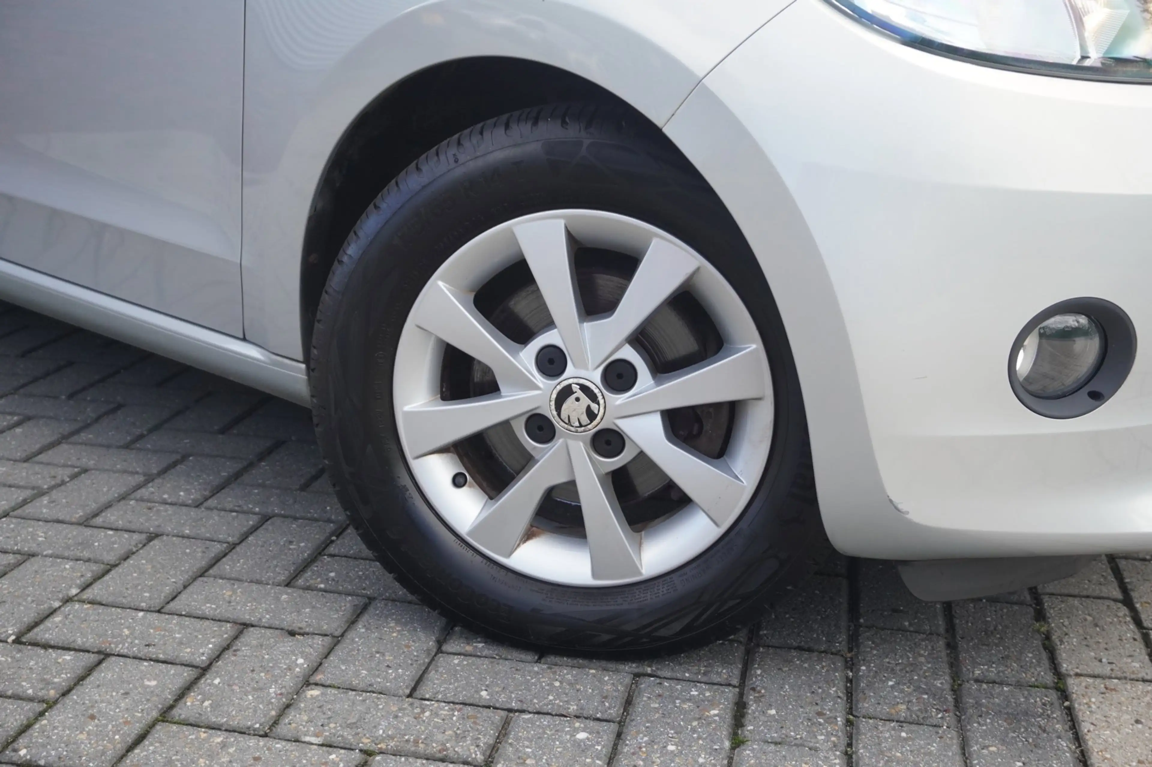 Skoda Citigo 1.0 Greentech Elegance / Lage km!! / Radio — photo 2
