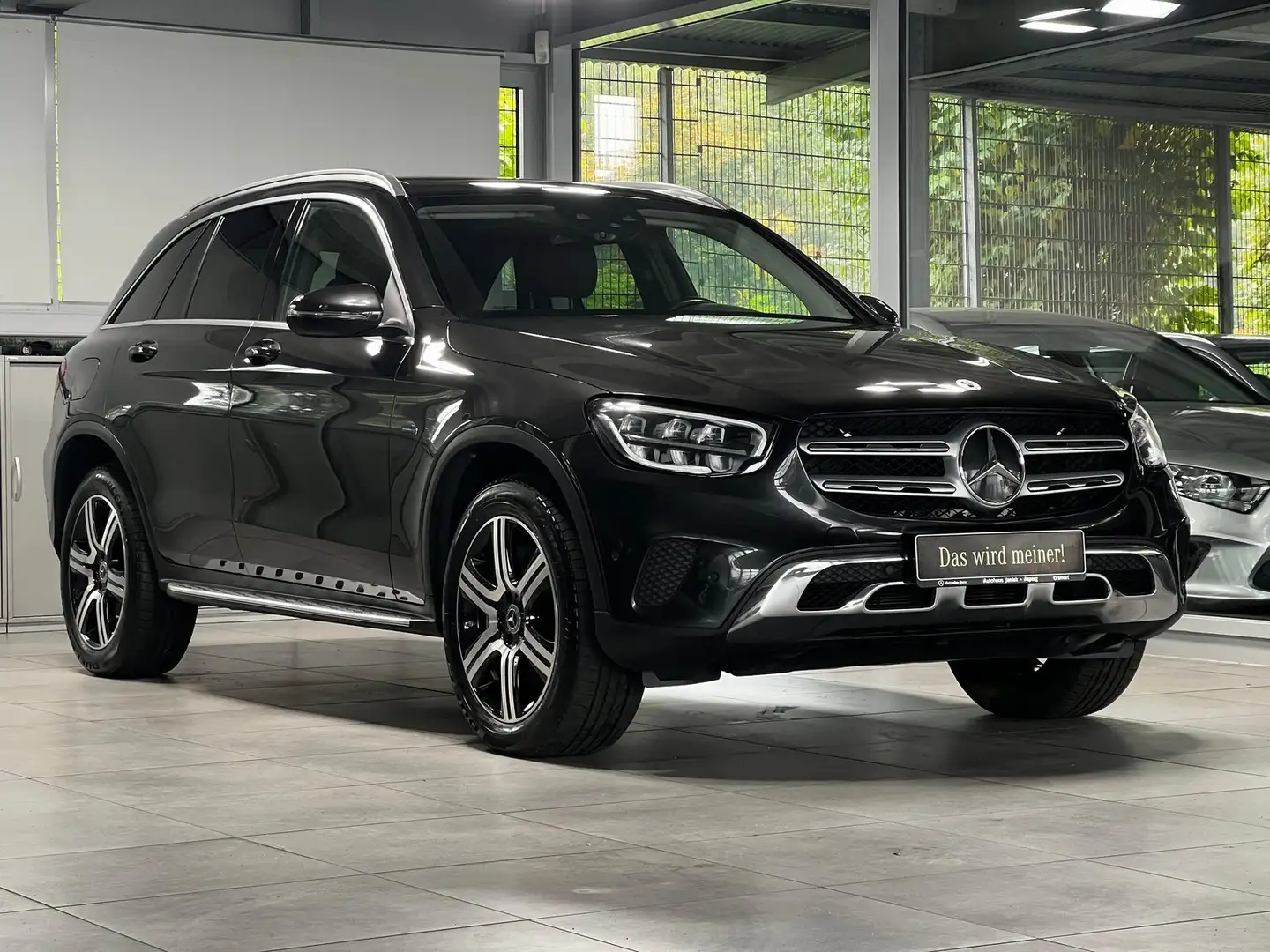 Mercedes-Benz GLC 300 e 4M OFF-ROAD PANODACH LED+PDC&KAM+KLIMA+ Grau - 2