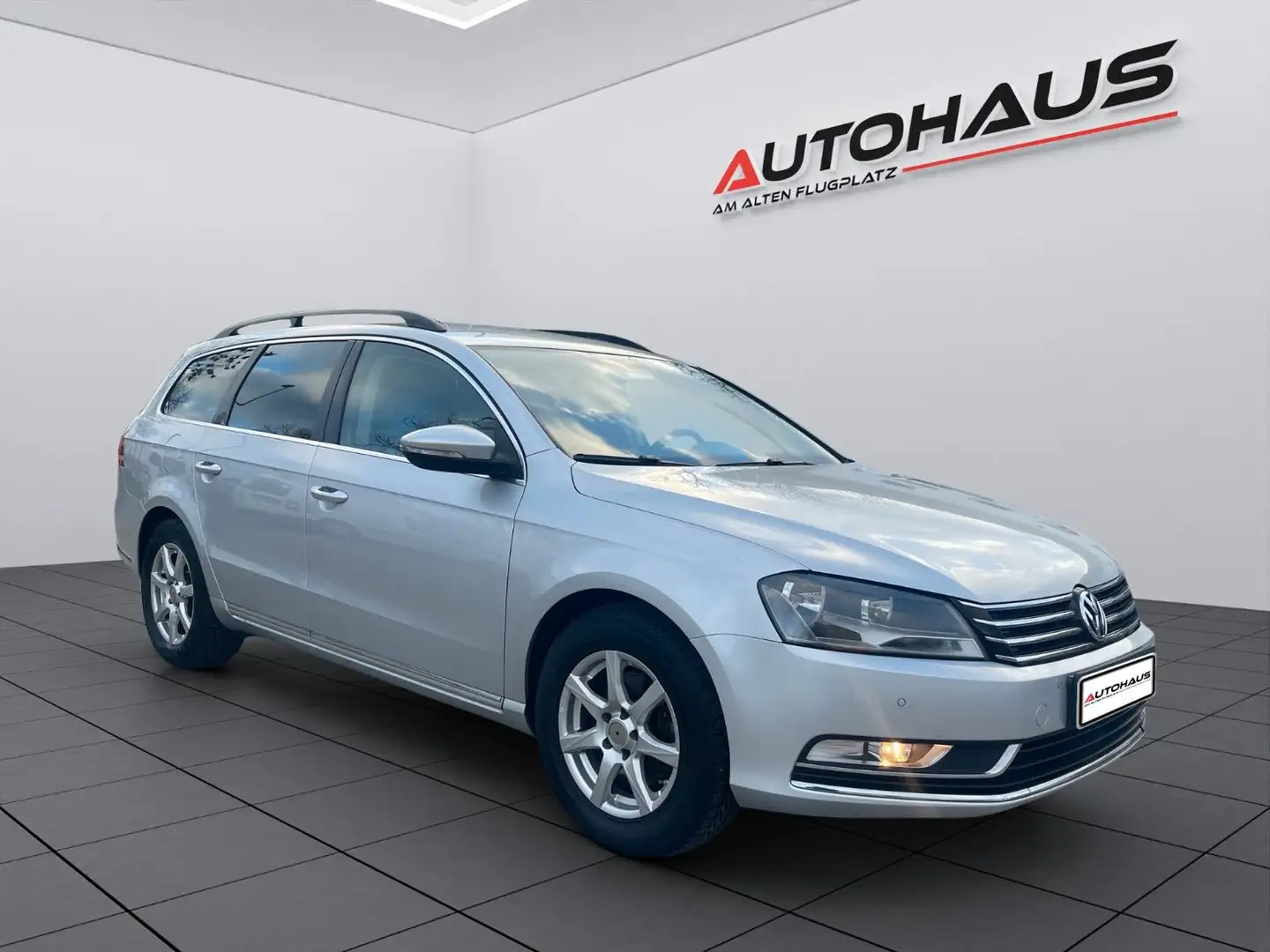 Volkswagen Passat Variant Comfortline BlueMotion Automatik Silber - 1