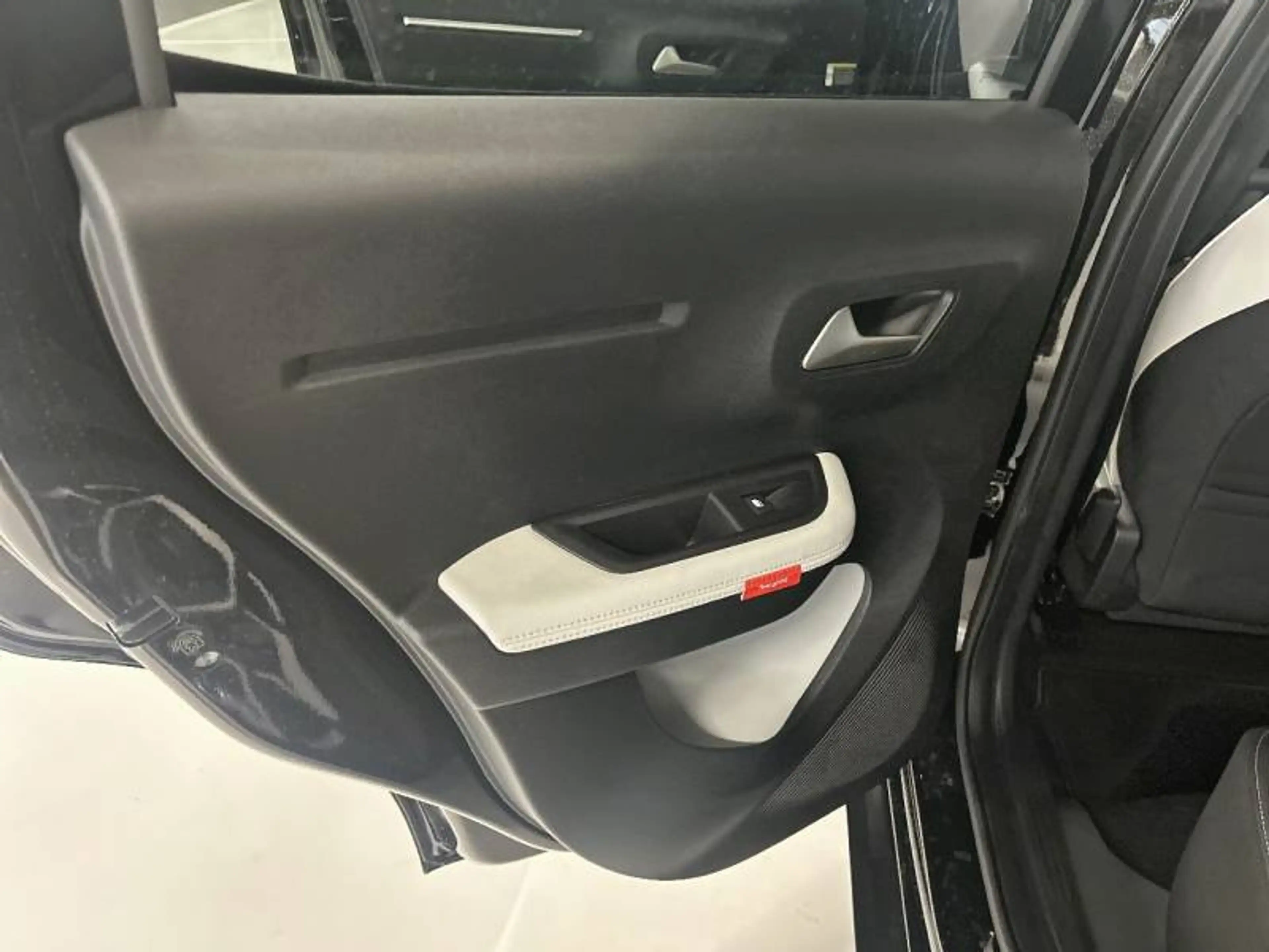 Citroen C3 4 Electric 113 ch Comfort Range MAX — photo 12