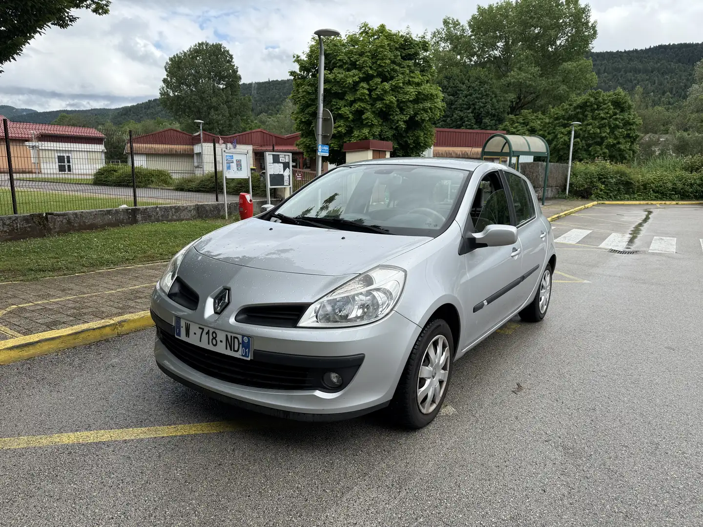 Renault Clio 1.6i 16V Initiale Proactive - 2