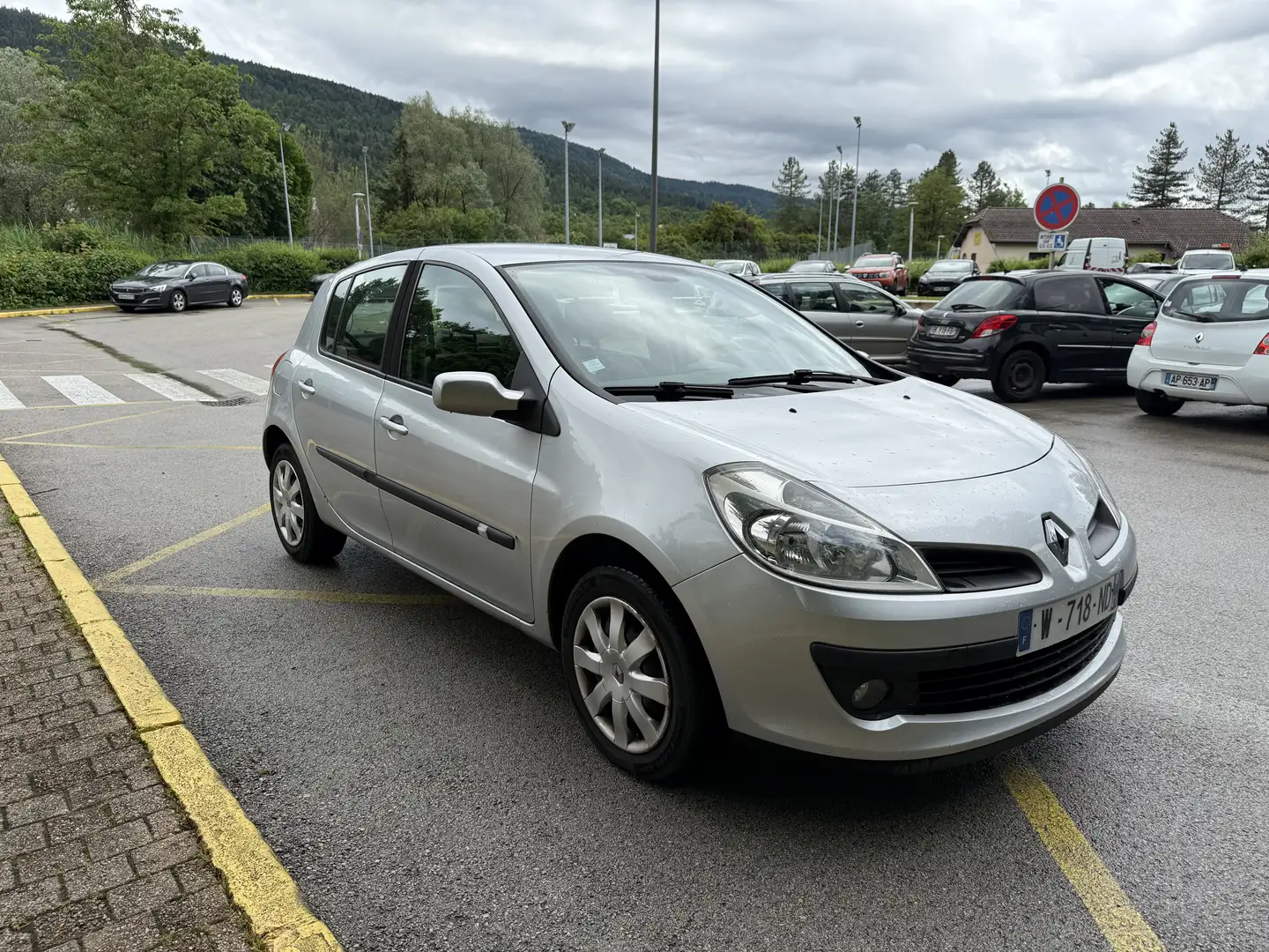 Renault Clio 1.6i 16V Initiale Proactive - 1