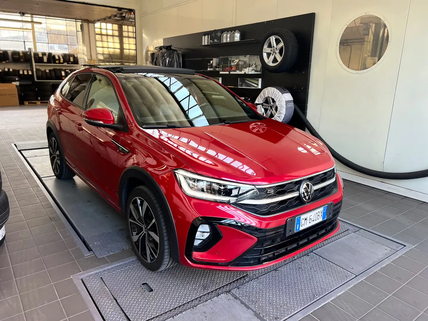 Volkswagen Taigo 1.0 tsi R-Line 110cv dsg Rosso - 1