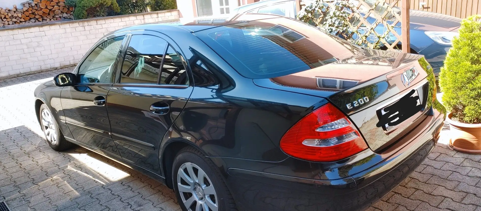 Mercedes-Benz E 200 E 200 CDI (211.004) Schwarz - 1